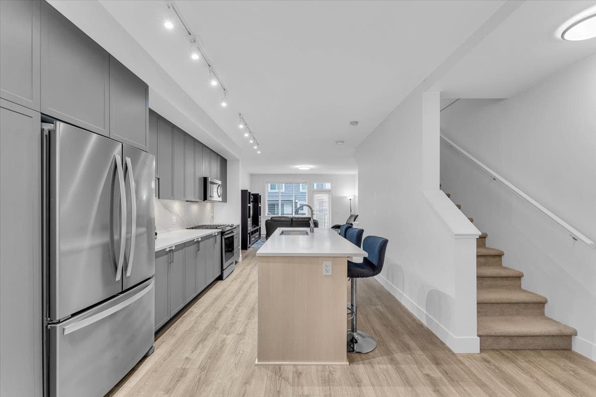 35 - 9718 161a Street, Surrey, V4N 6S7 — photo 4