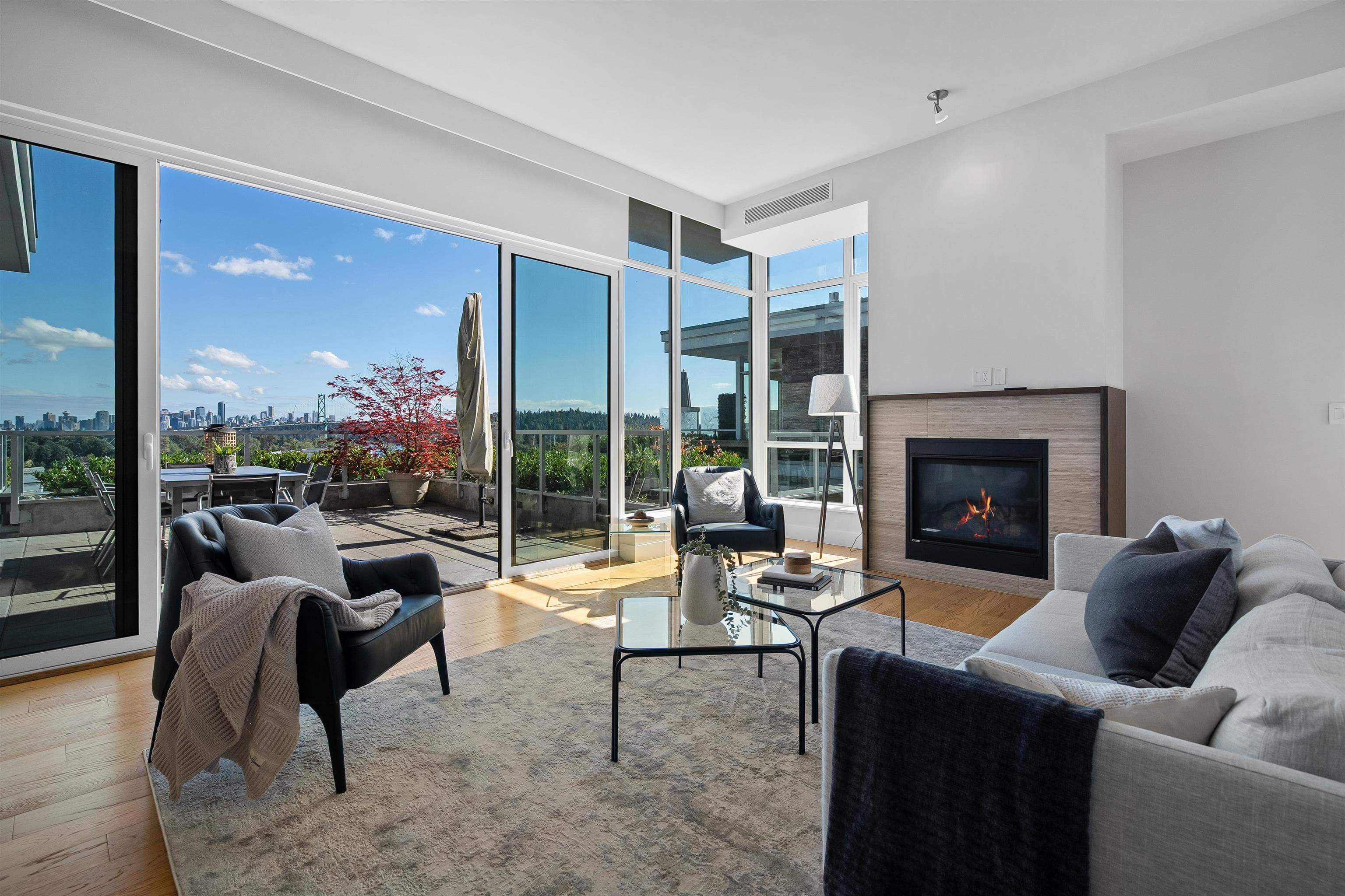 702 - 876 Keith Road, West Vancouver, V7T 1M3 — photo 1