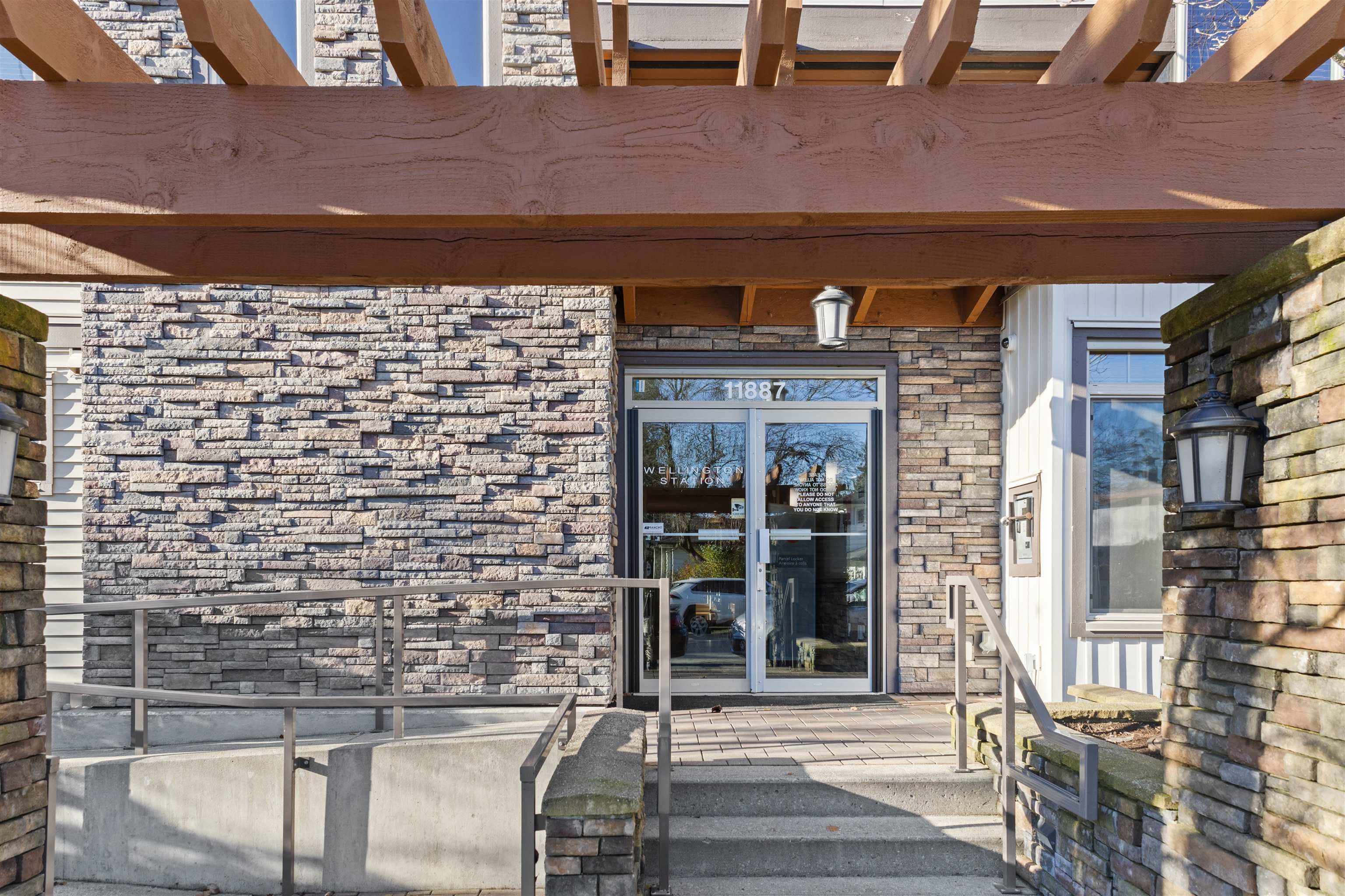 301 - 11887 Burnett Street, Maple Ridge, V2X 6P6 — photo 1