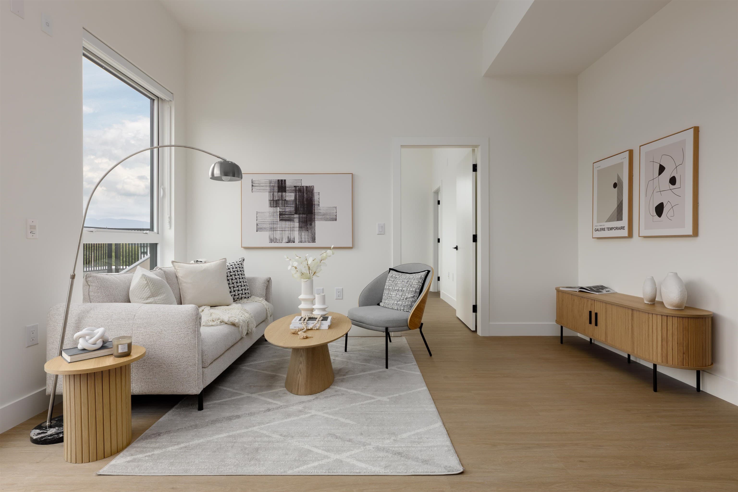 210 - 2235 E Broadway, Vancouver, V5N 0J5 — photo 2