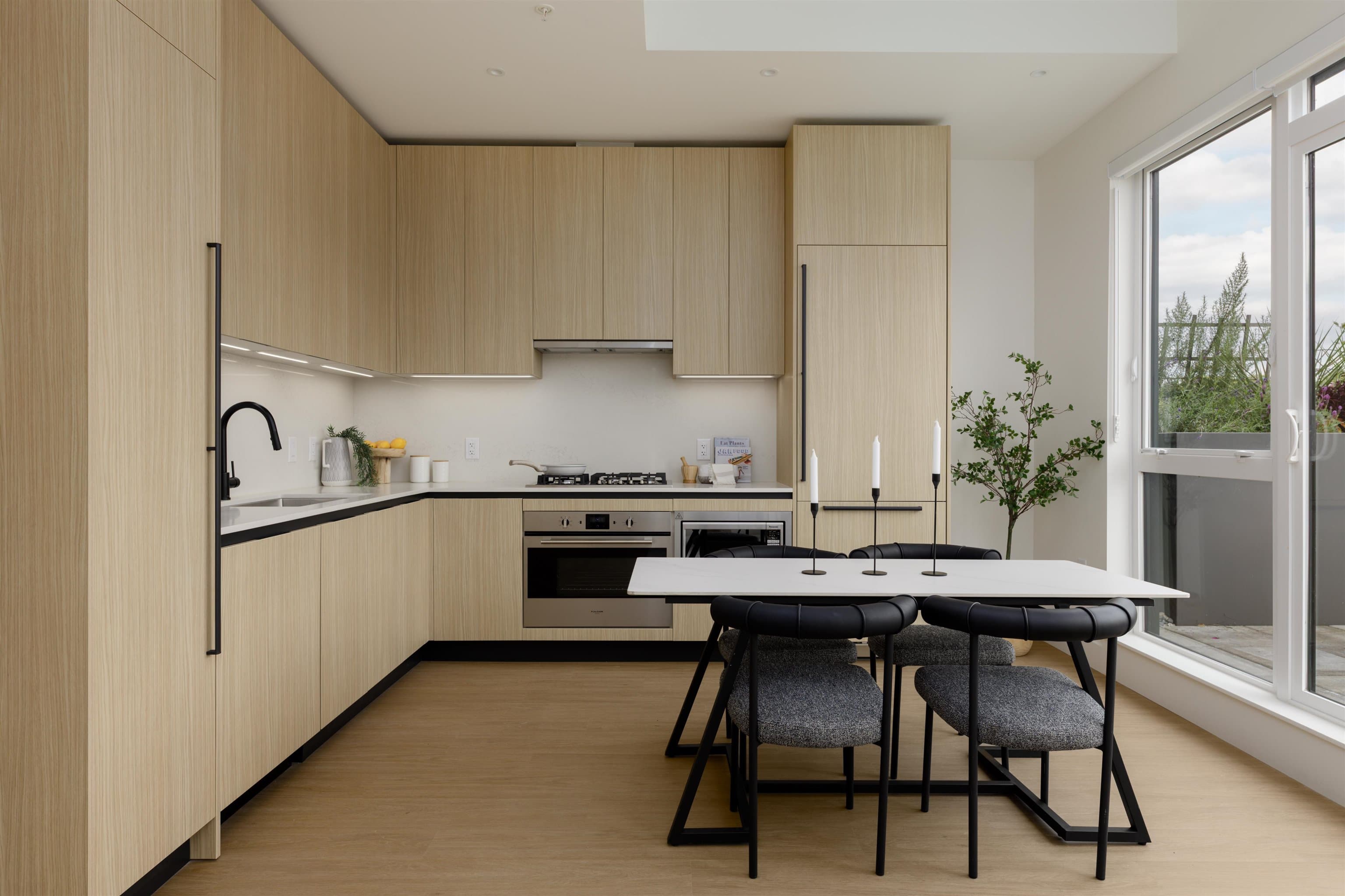 210 - 2235 E Broadway, Vancouver, V5N 0J5 — photo 5