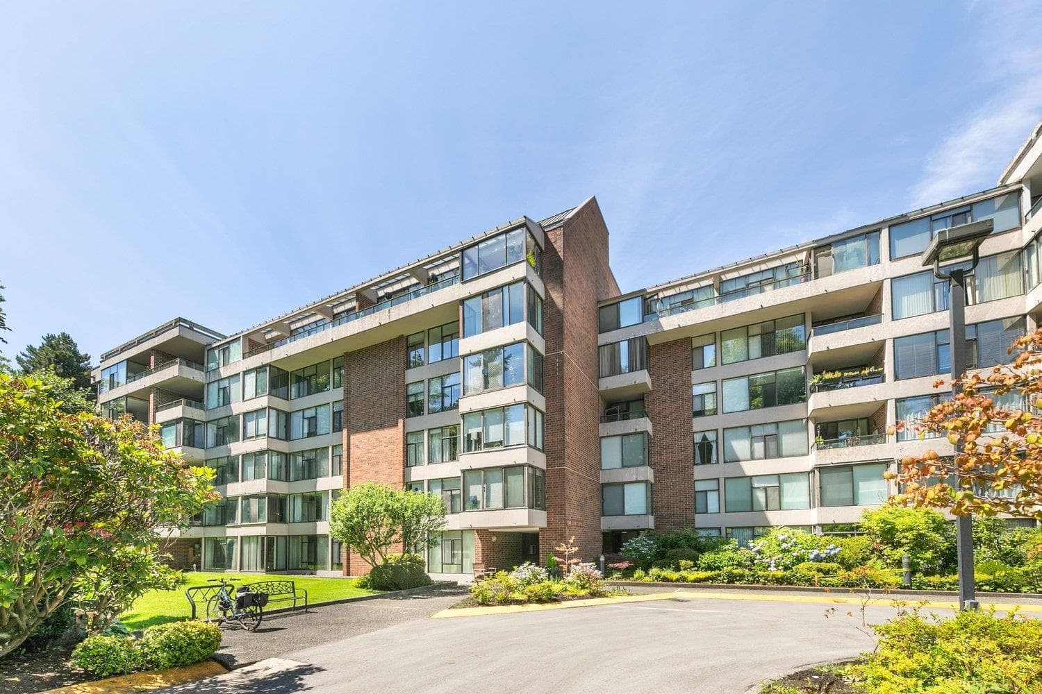 309 - 4101 Yew Street, Vancouver, V6L 3B7 — photo 1