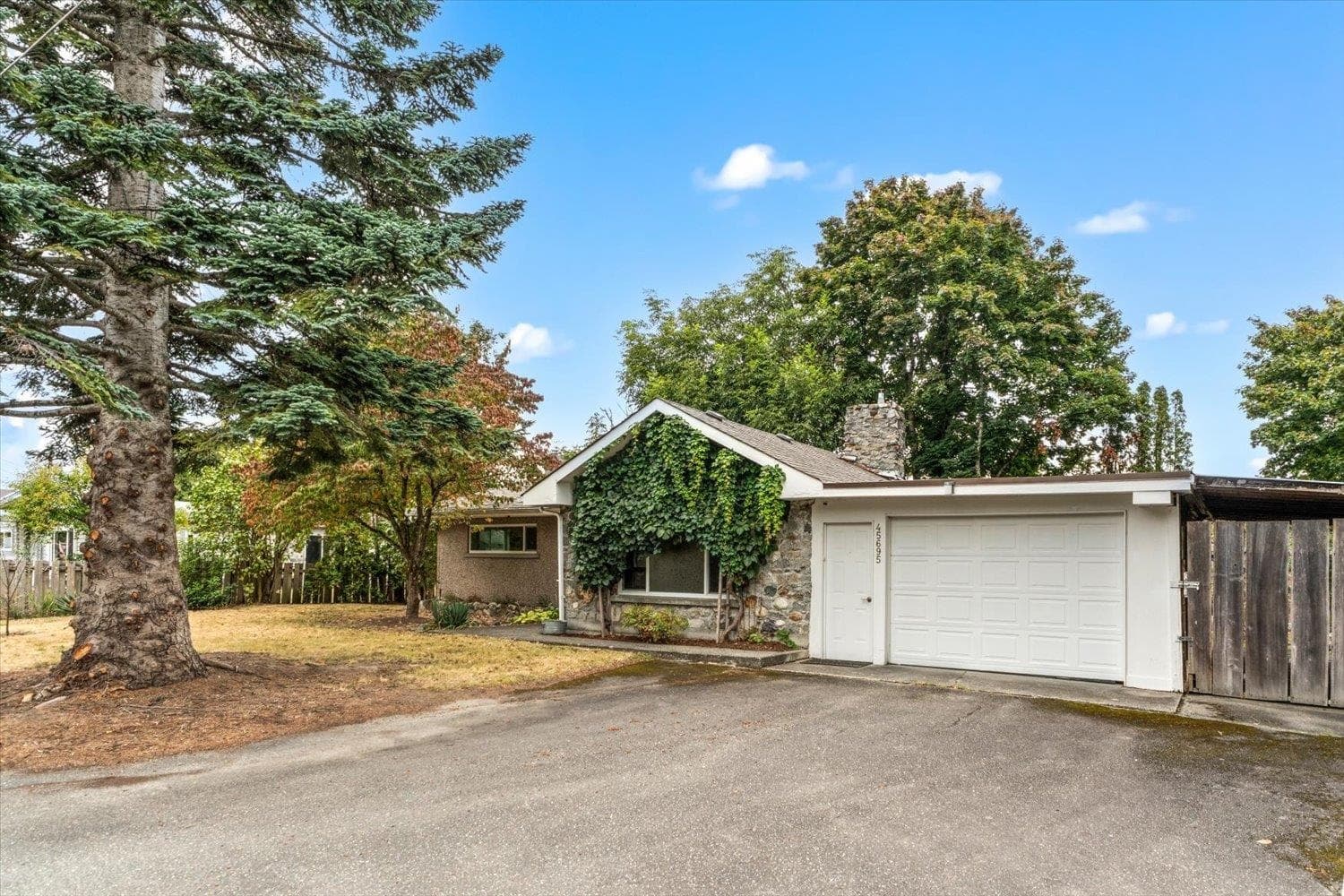 45695 Laura Crescent, Chilliwack, V2R 3M7 — photo 3