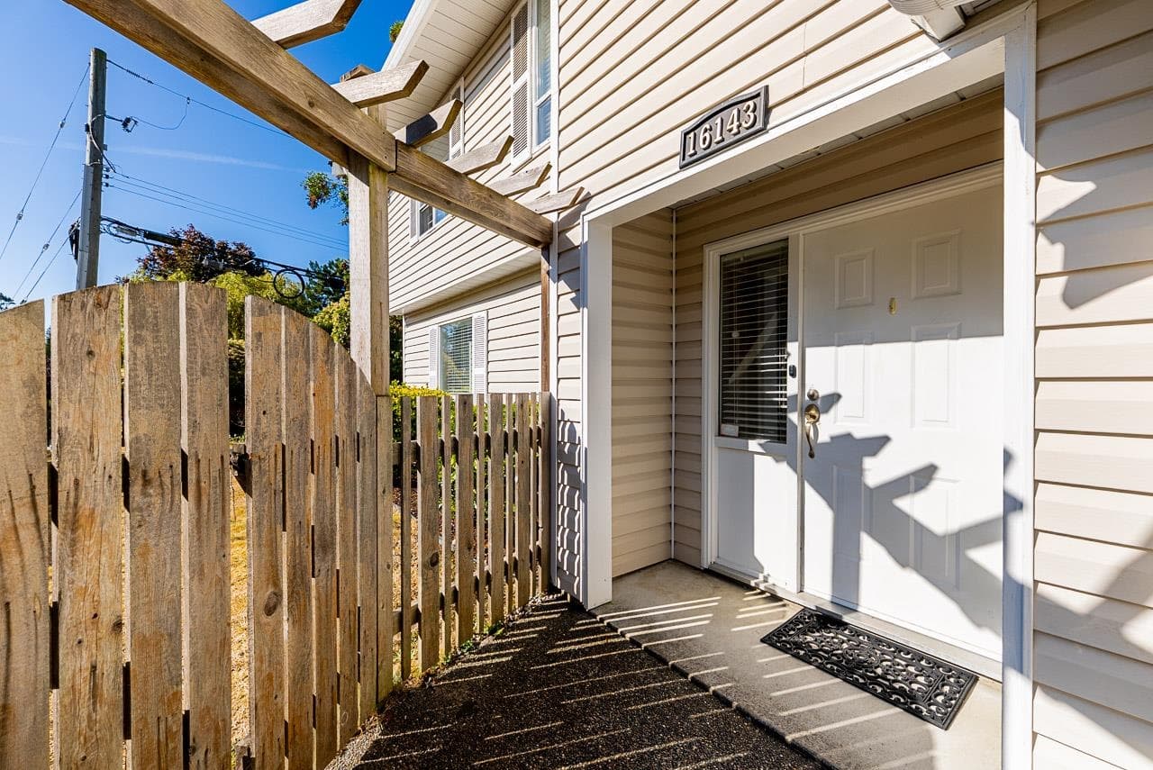 16143 9 Avenue, Surrey, V4A 8R4 — photo 3