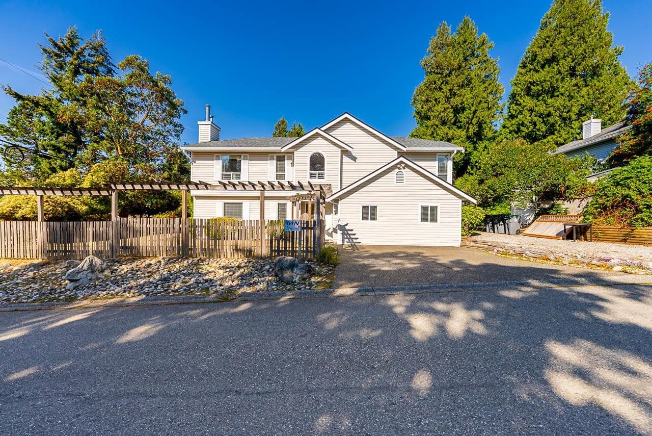 16143 9 Avenue, Surrey, V4A 8R4 — photo 1