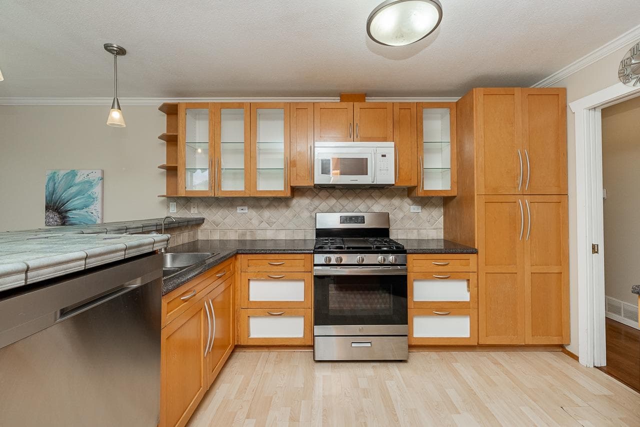 16143 9 Avenue, Surrey, V4A 8R4 — photo 4
