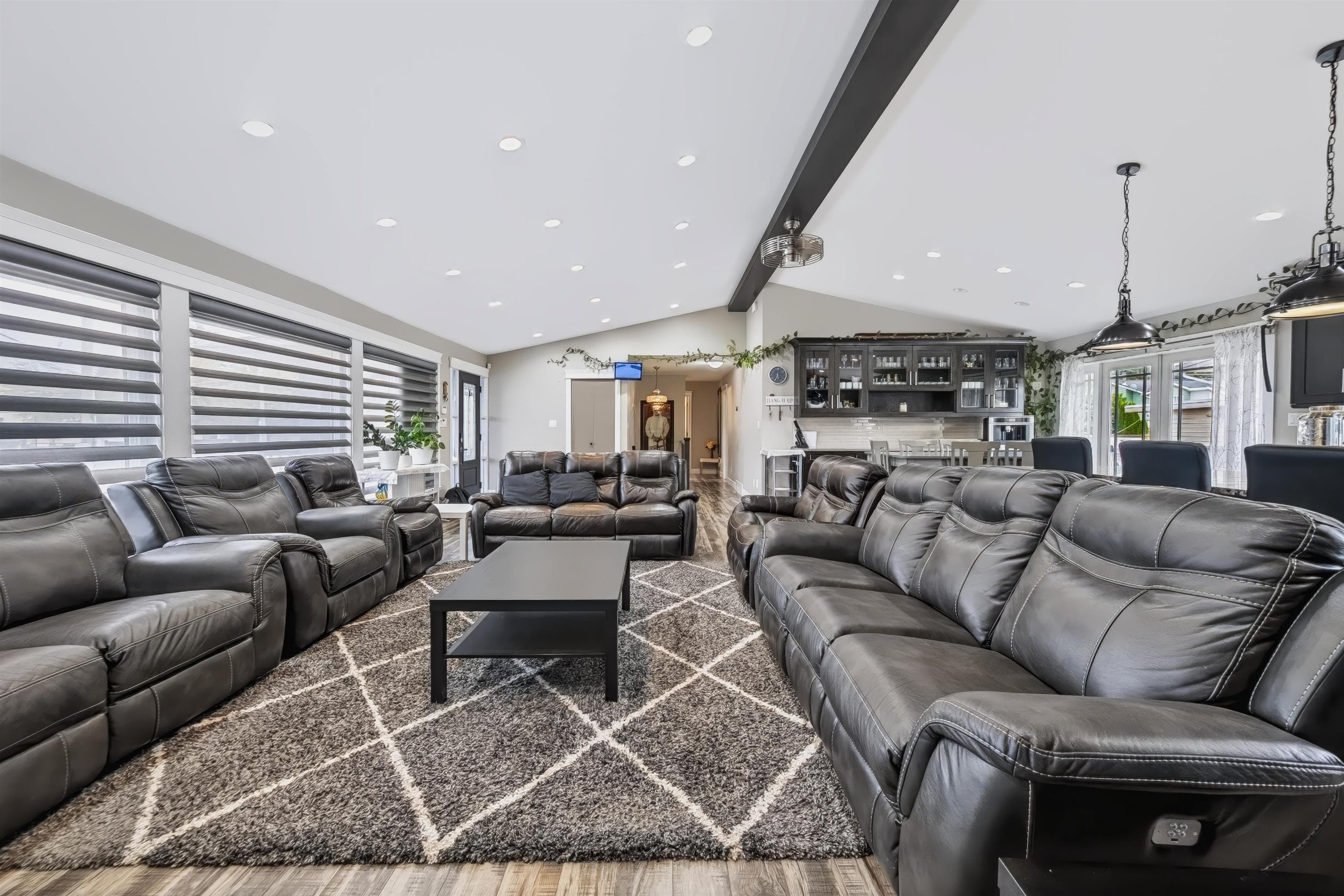 2247 Windsor Street, Abbotsford, V2T 6L8 — photo 4