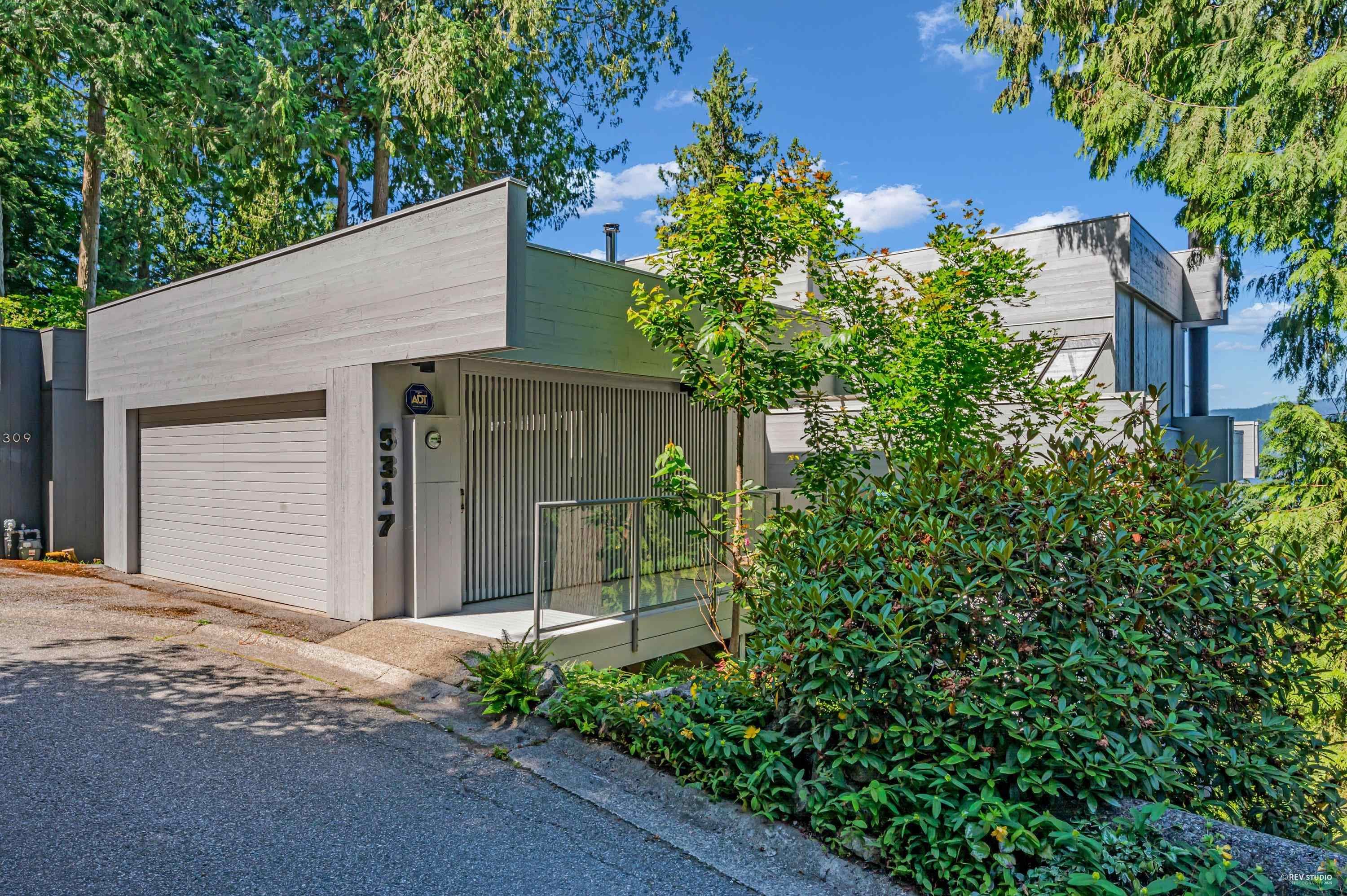 5317 Montiverdi Place, West Vancouver, V7W 2W8 — photo 2