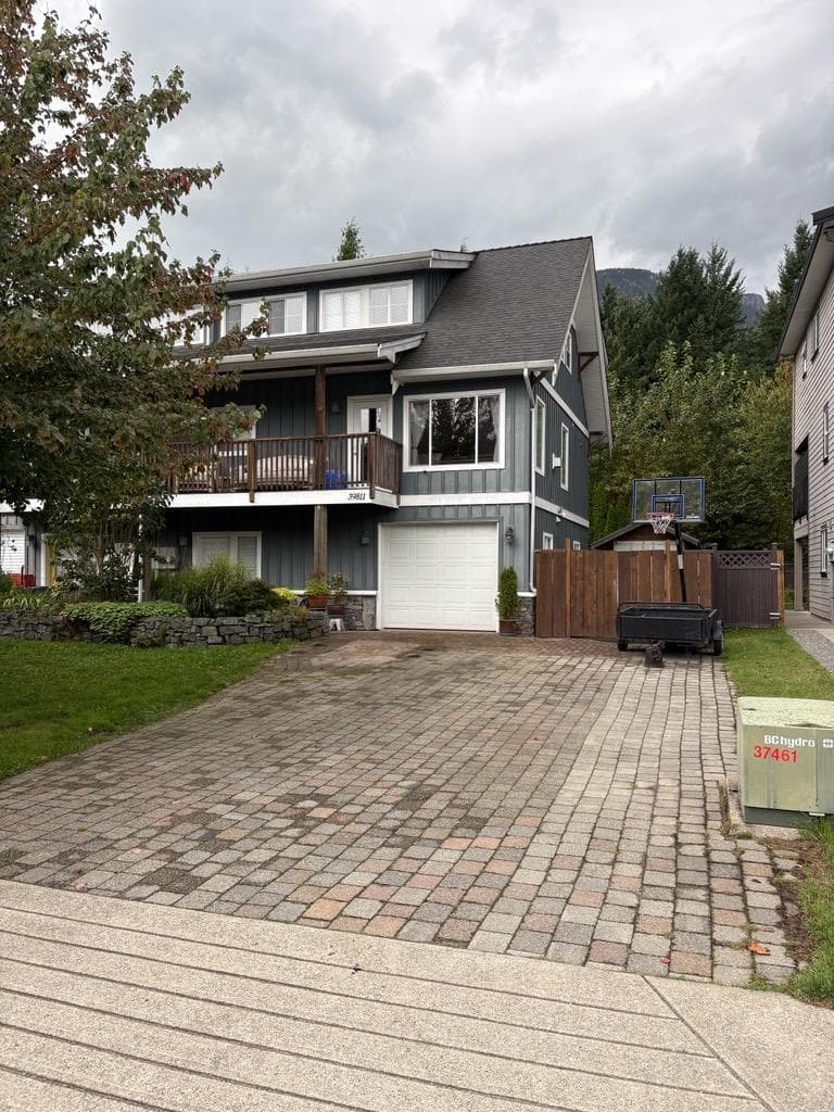 39811 No Name Road, Squamish, V8B 0B5 — photo 1