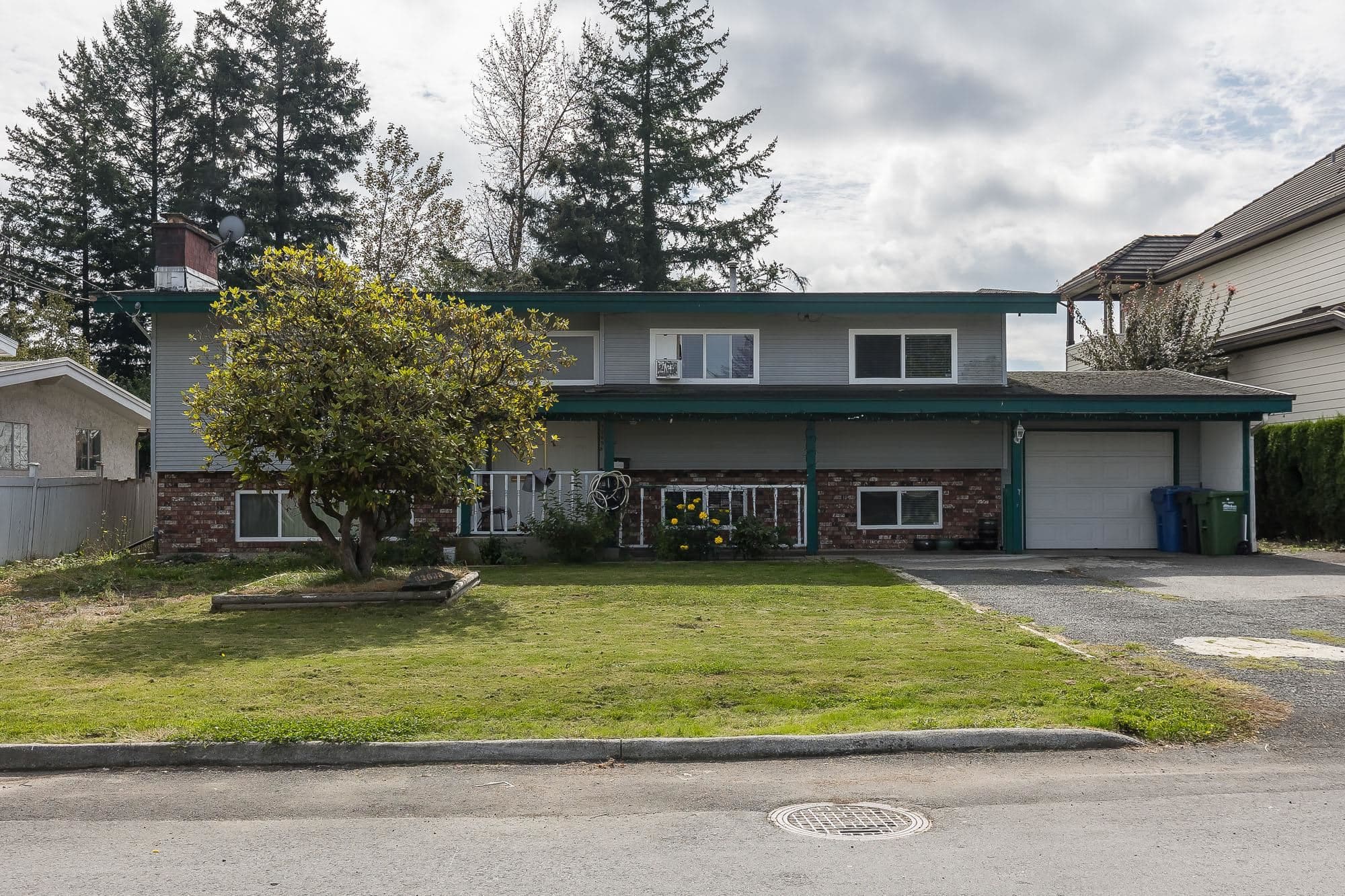 32698 Pandora Avenue, Abbotsford, V2T 3X1 — photo 2