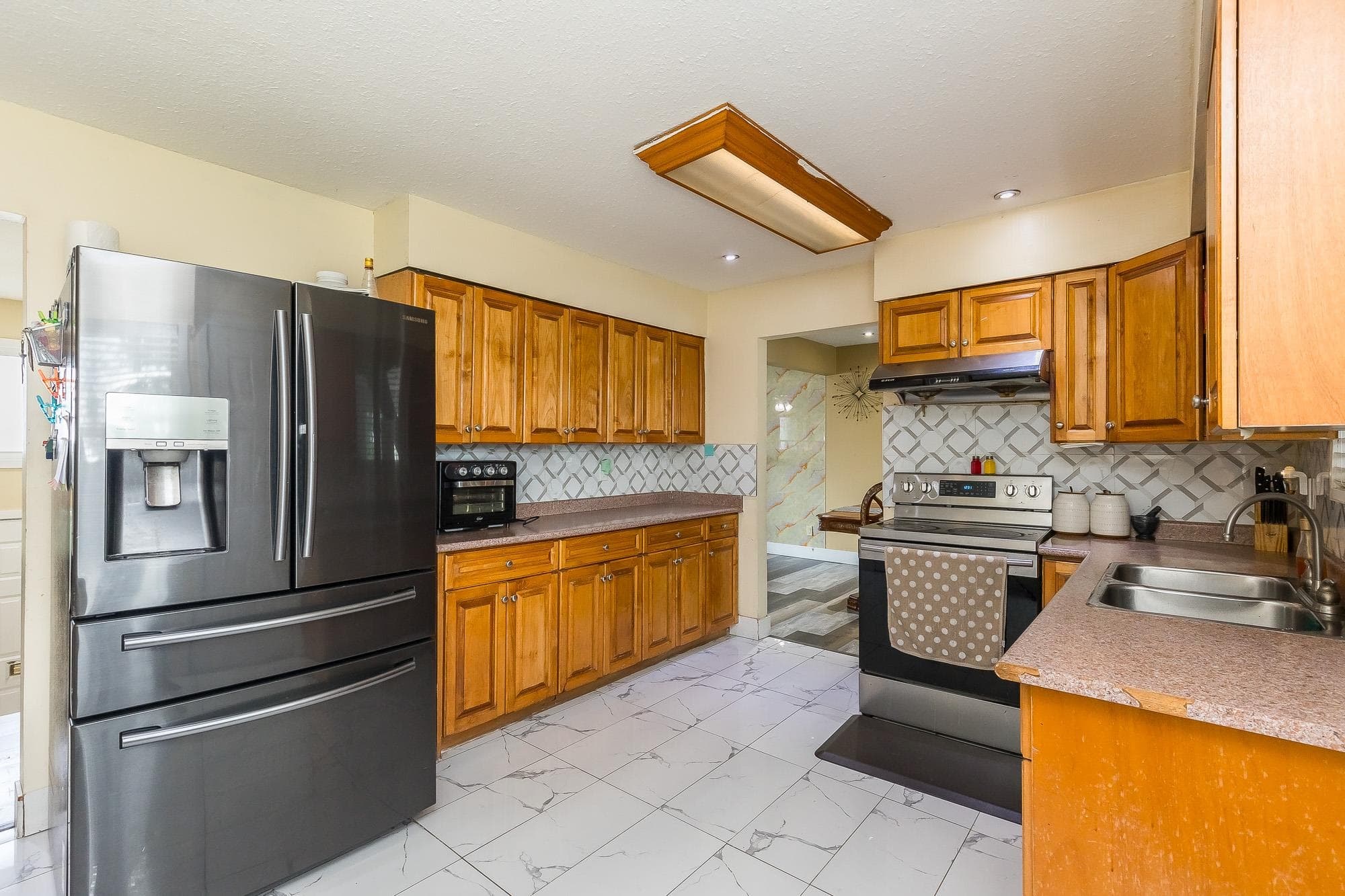 32698 Pandora Avenue, Abbotsford, V2T 3X1 — photo 4