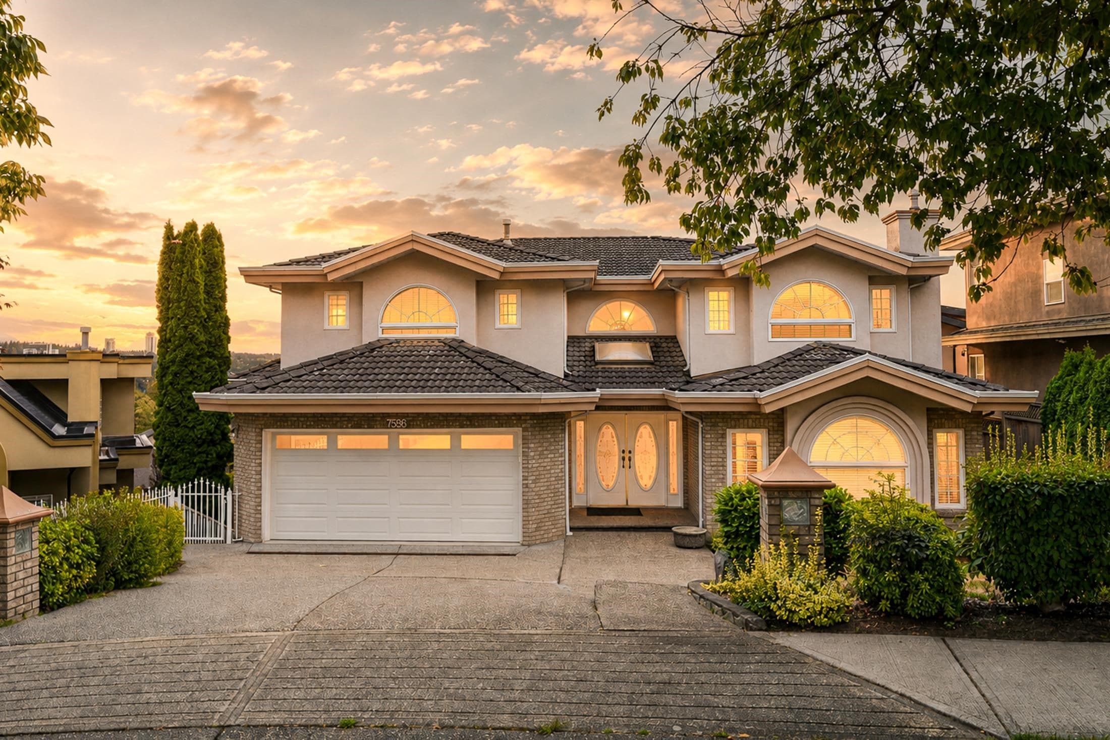 7586 Sequoia Road, Burnaby, V3N 4W9 — photo 1