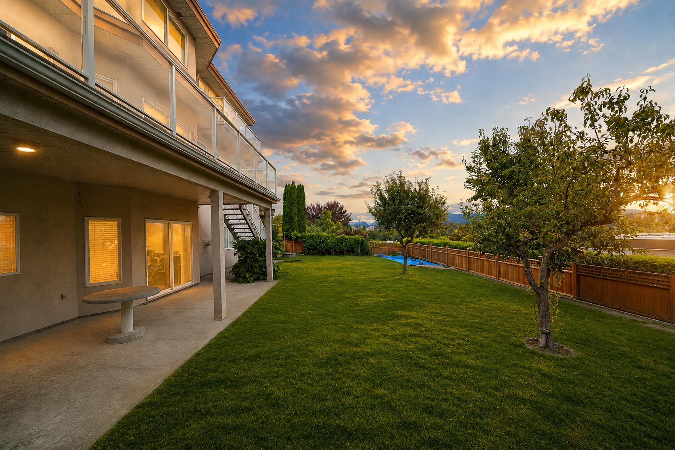 7586 Sequoia Road, Burnaby, V3N 4W9 — photo 5