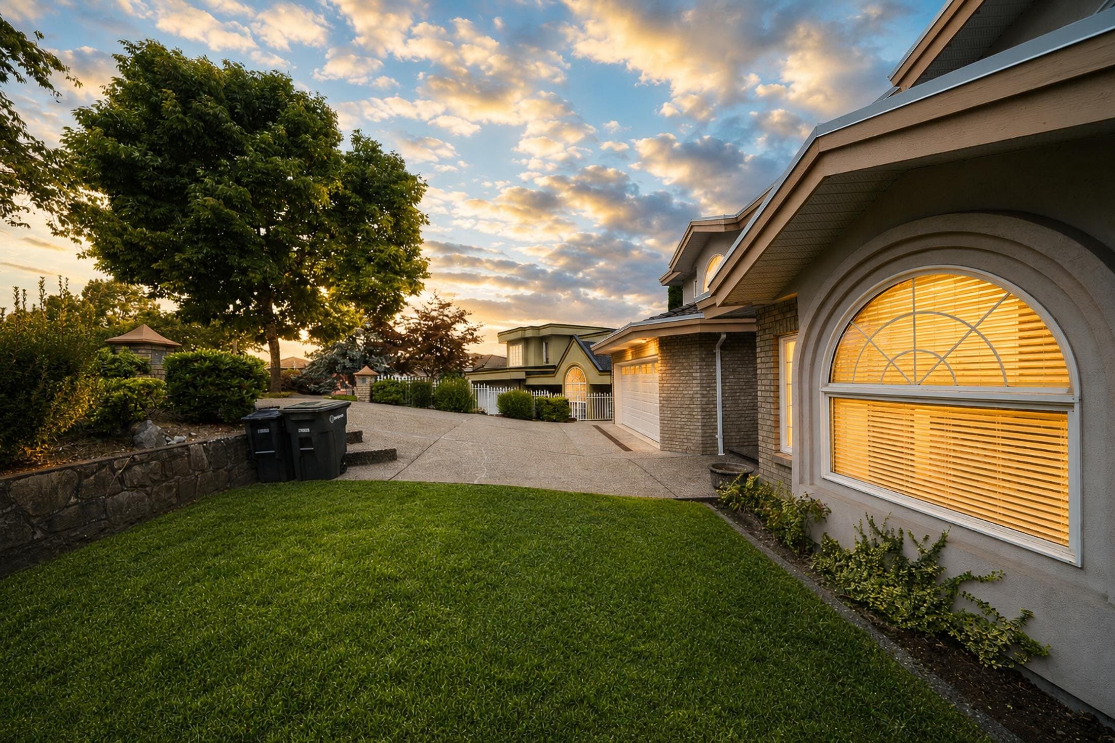 7586 Sequoia Road, Burnaby, V3N 4W9 — photo 4