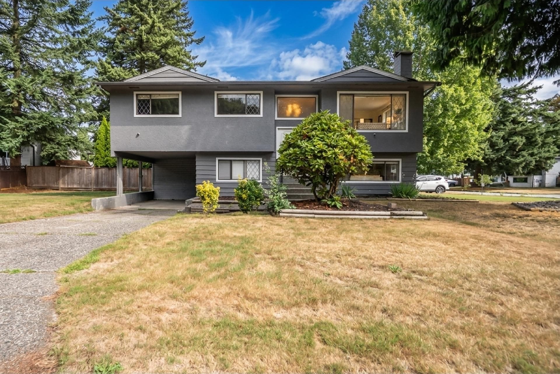 20783 Thorne Avenue, Maple Ridge, V2X 7R1 — photo 2