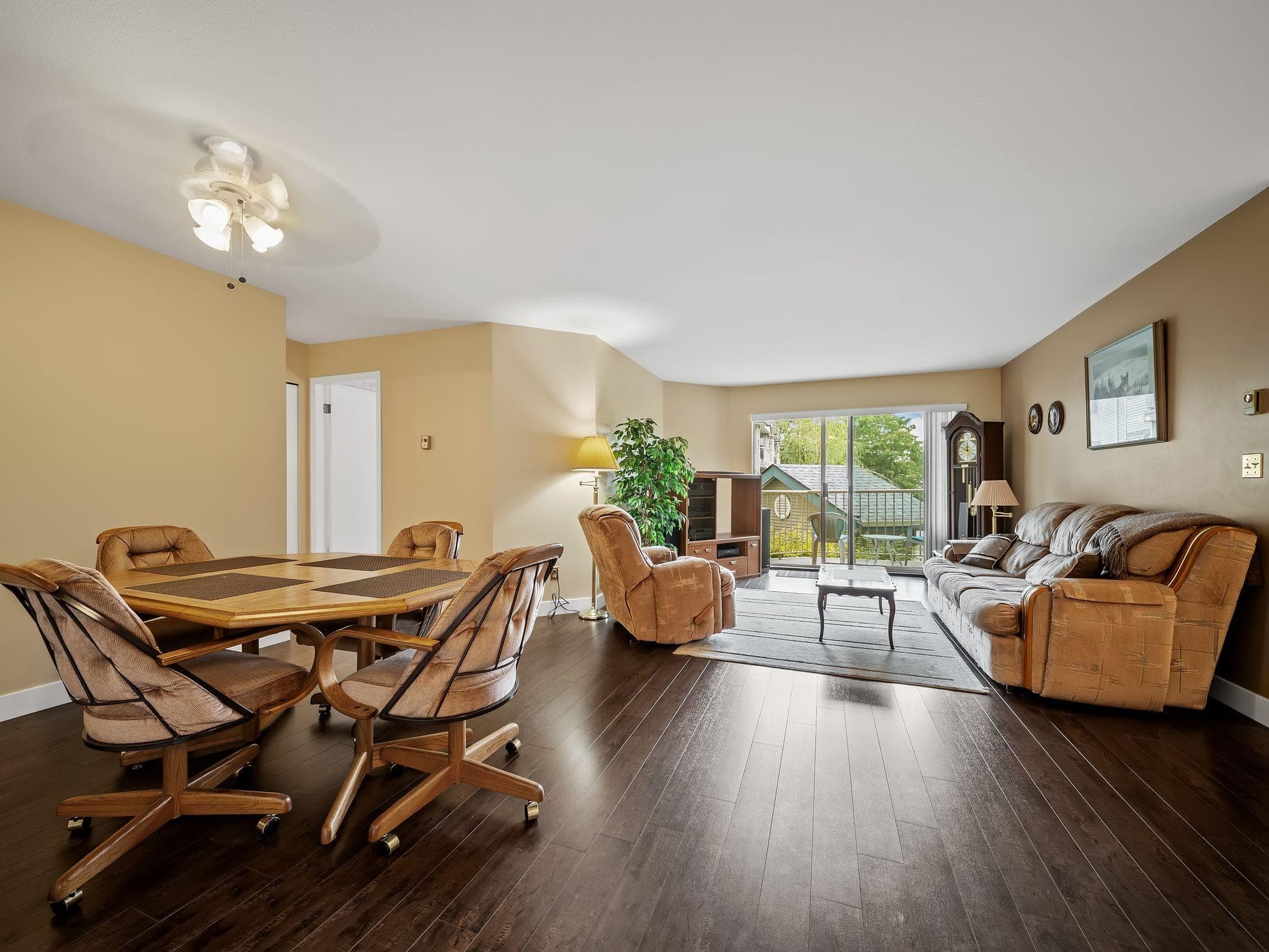 201 - 10743 139th Street, Surrey, V3T 4L8 — photo 3