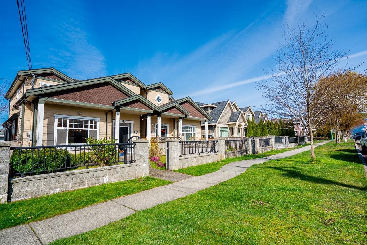 903 Cliff Avenue, Burnaby, V5A 2J4 — photo 3
