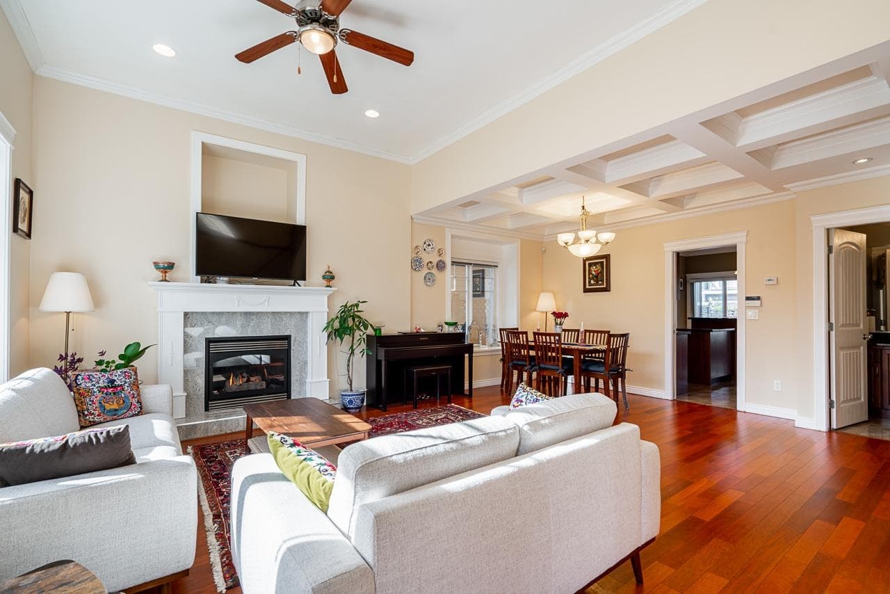903 Cliff Avenue, Burnaby, V5A 2J4 — photo 5