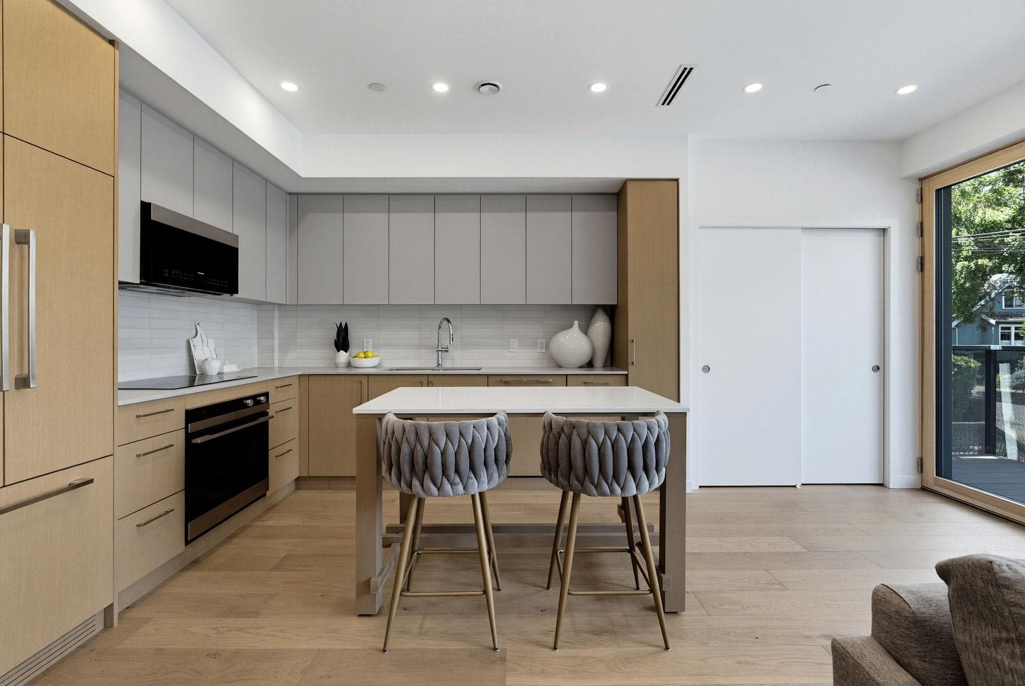 1 - 60 E 17th Avenue, Vancouver, V5V 1A2 — photo 2