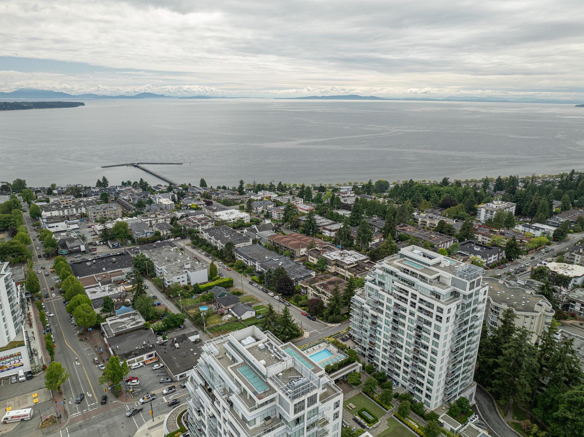 902 - 15165 Thrift Avenue, White Rock, V4B 0C1 — photo 3