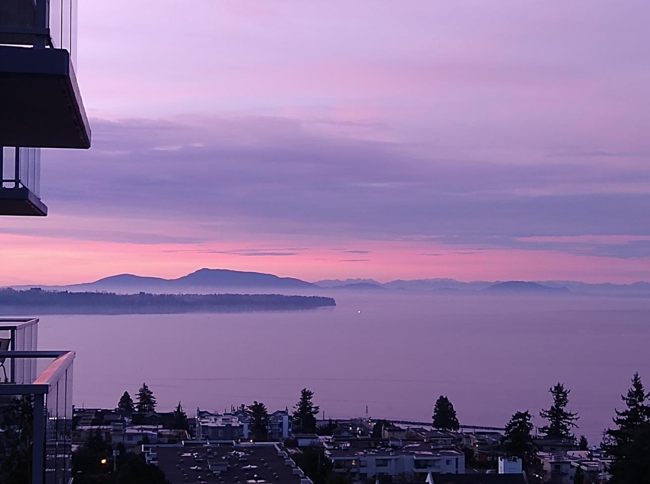 902 - 15165 Thrift Avenue, White Rock