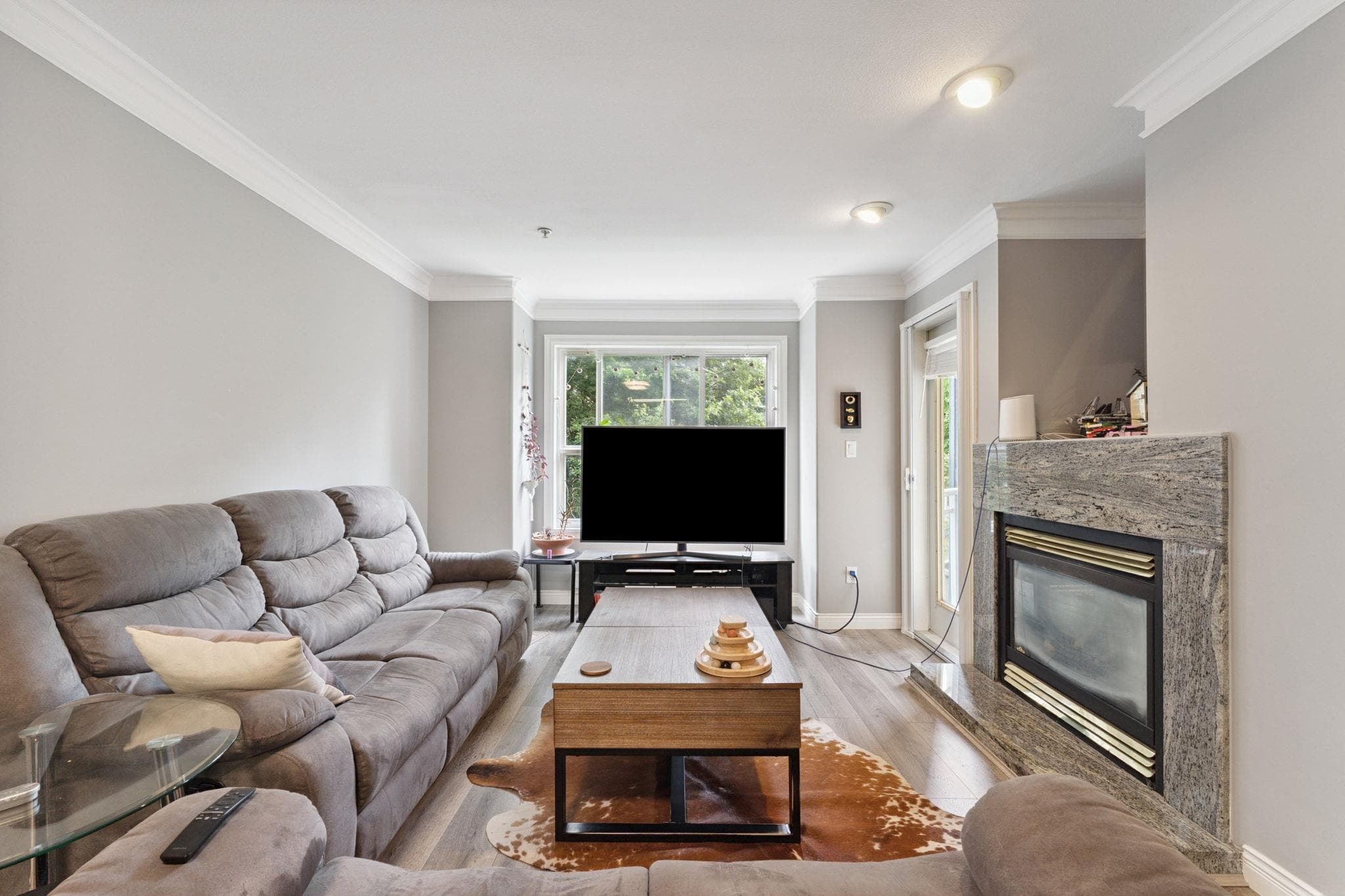 211 - 8115 121a Street, Surrey, V3W 1J2 — photo 3