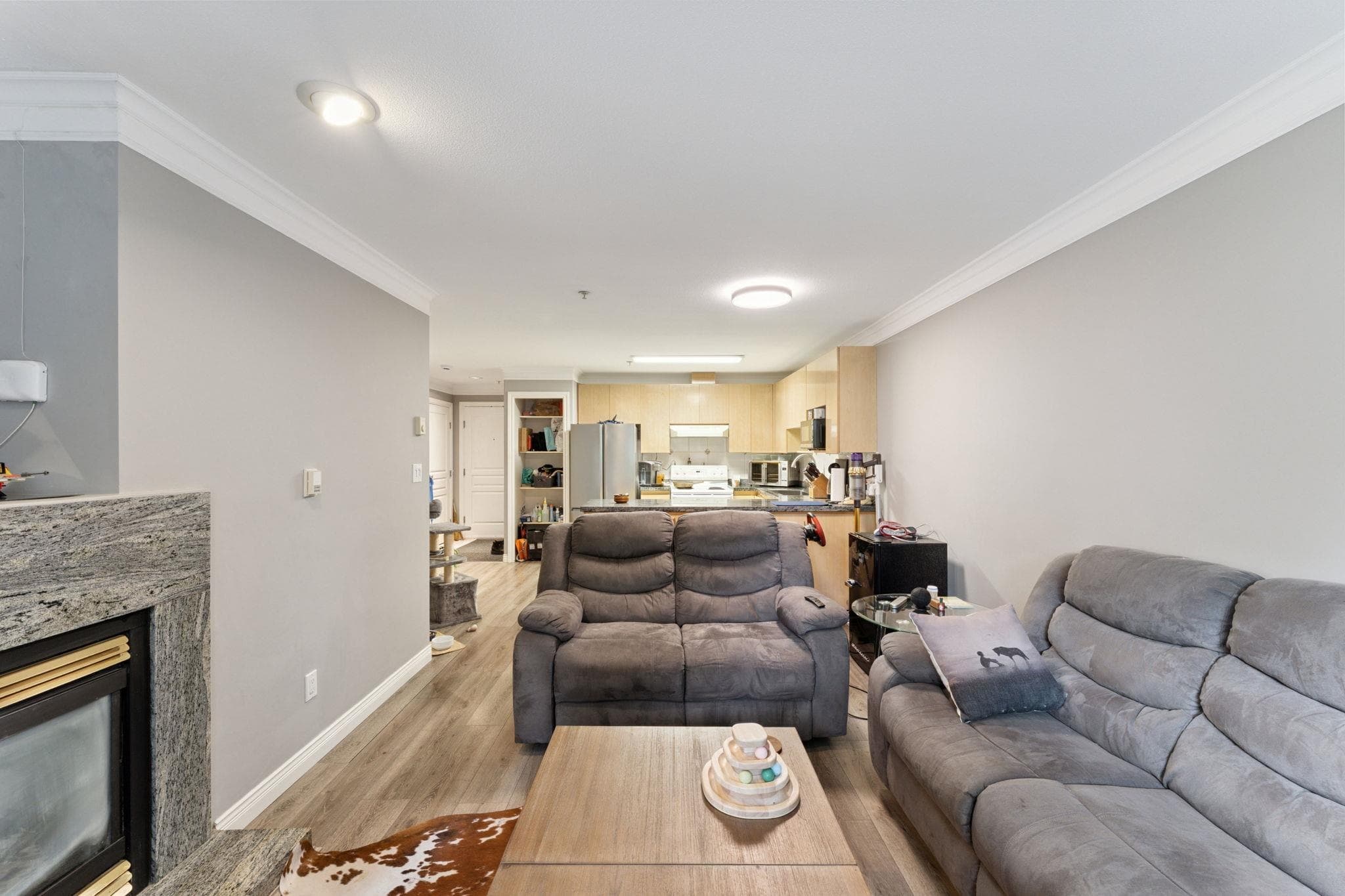 211 - 8115 121a Street, Surrey, V3W 1J2 — photo 5