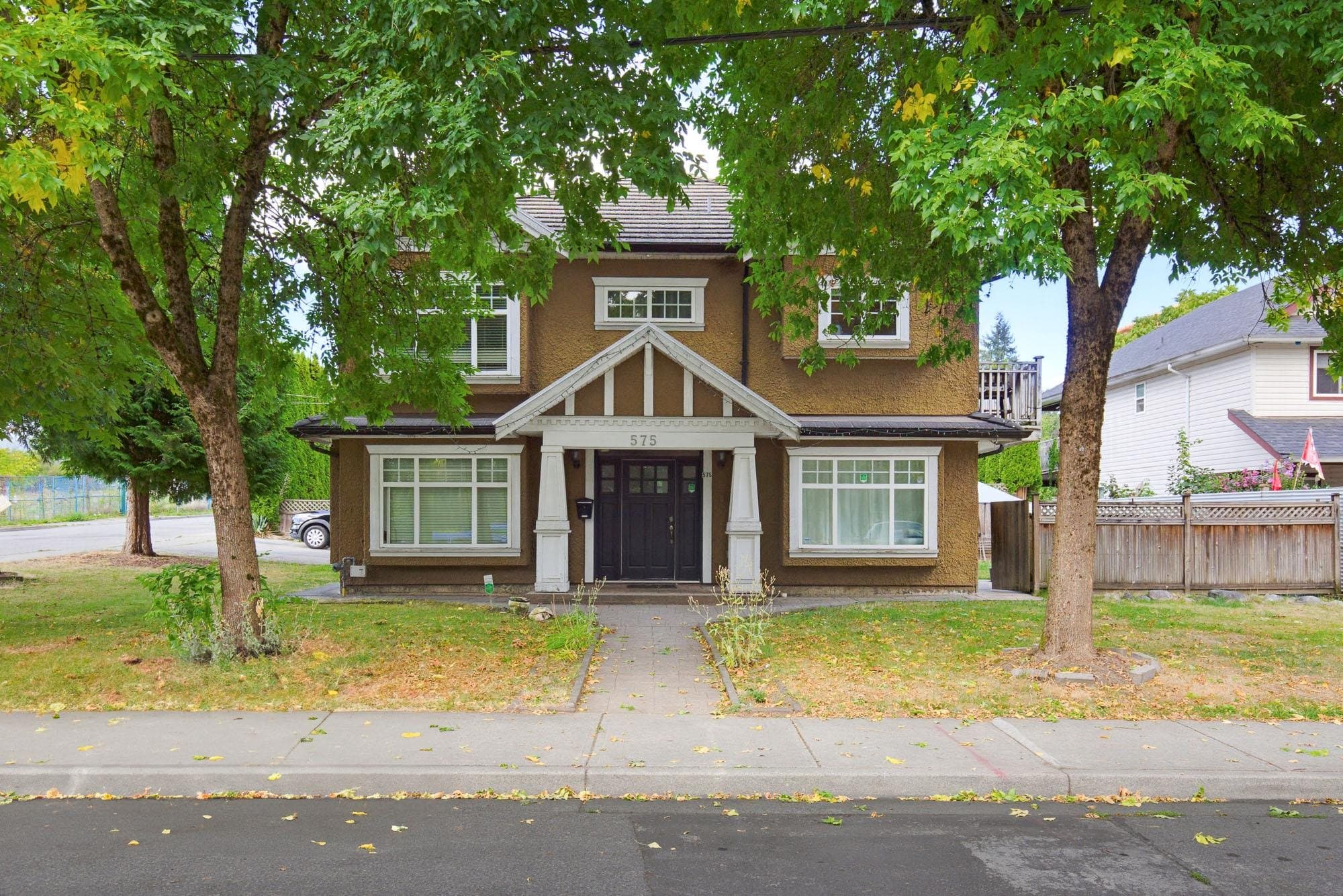 575 Alderson Avenue, Coquitlam, V3K 1T4 — photo 3