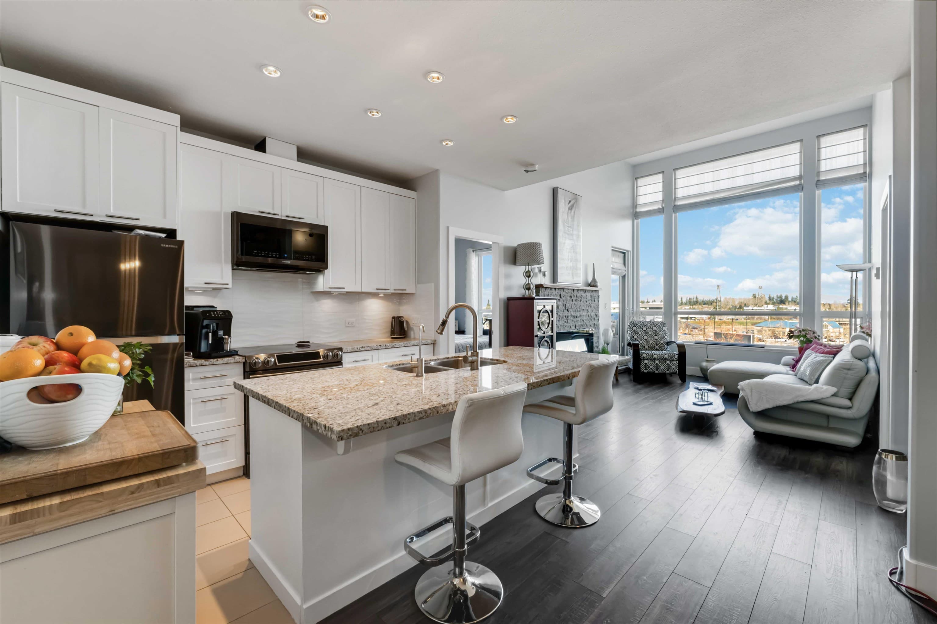 421 - 2970 King George Boulevard, Surrey, V4P 0E6 — photo 5