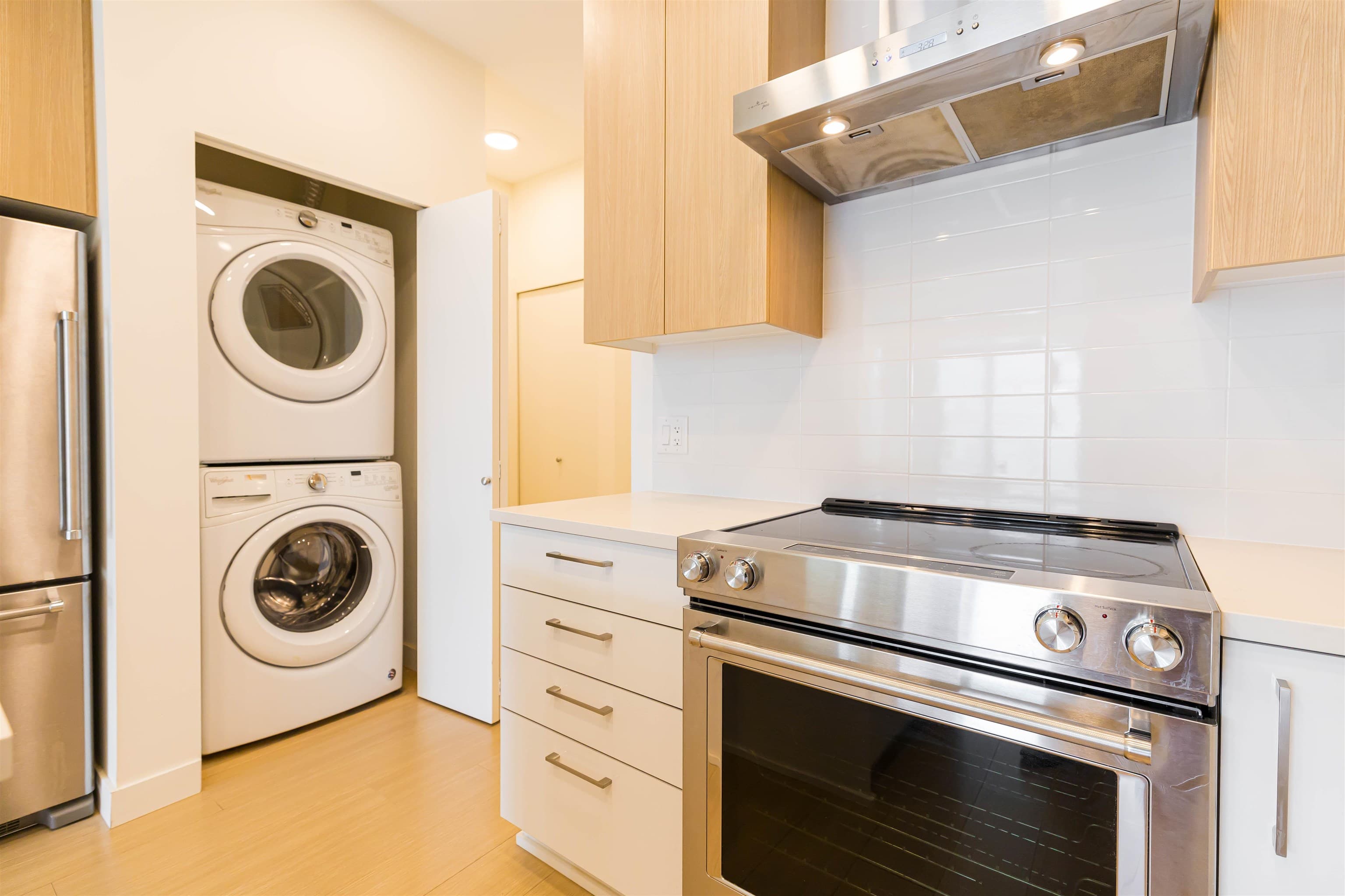 217 - 5460 Broadway, Burnaby, V5B 0B4 — photo 4