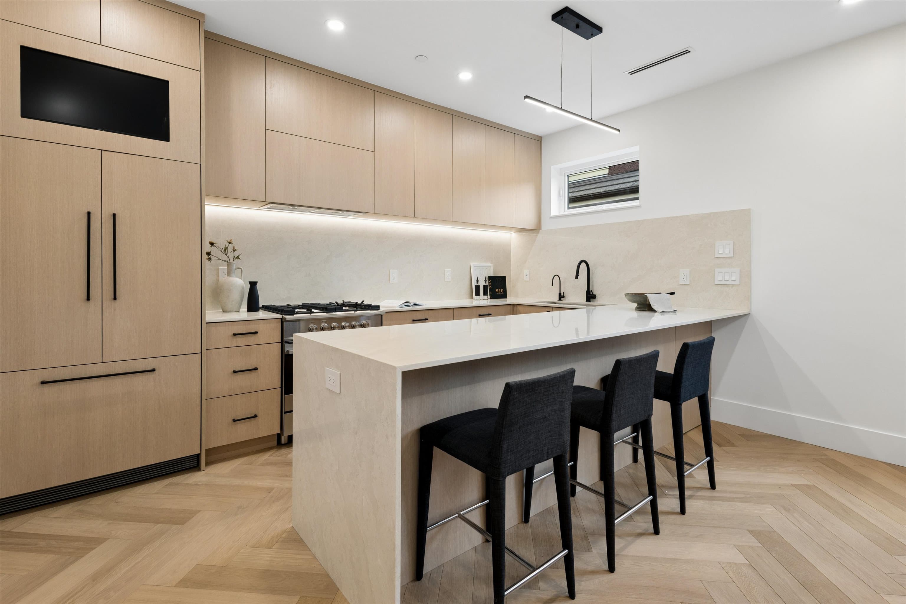2 - 3639 E 46th Avenue, Vancouver