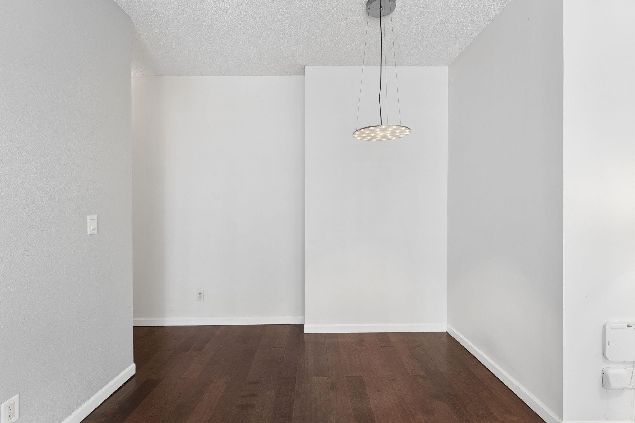 304 - 827 W 16th Street, North Vancouver, V7P 1R2 — photo 4