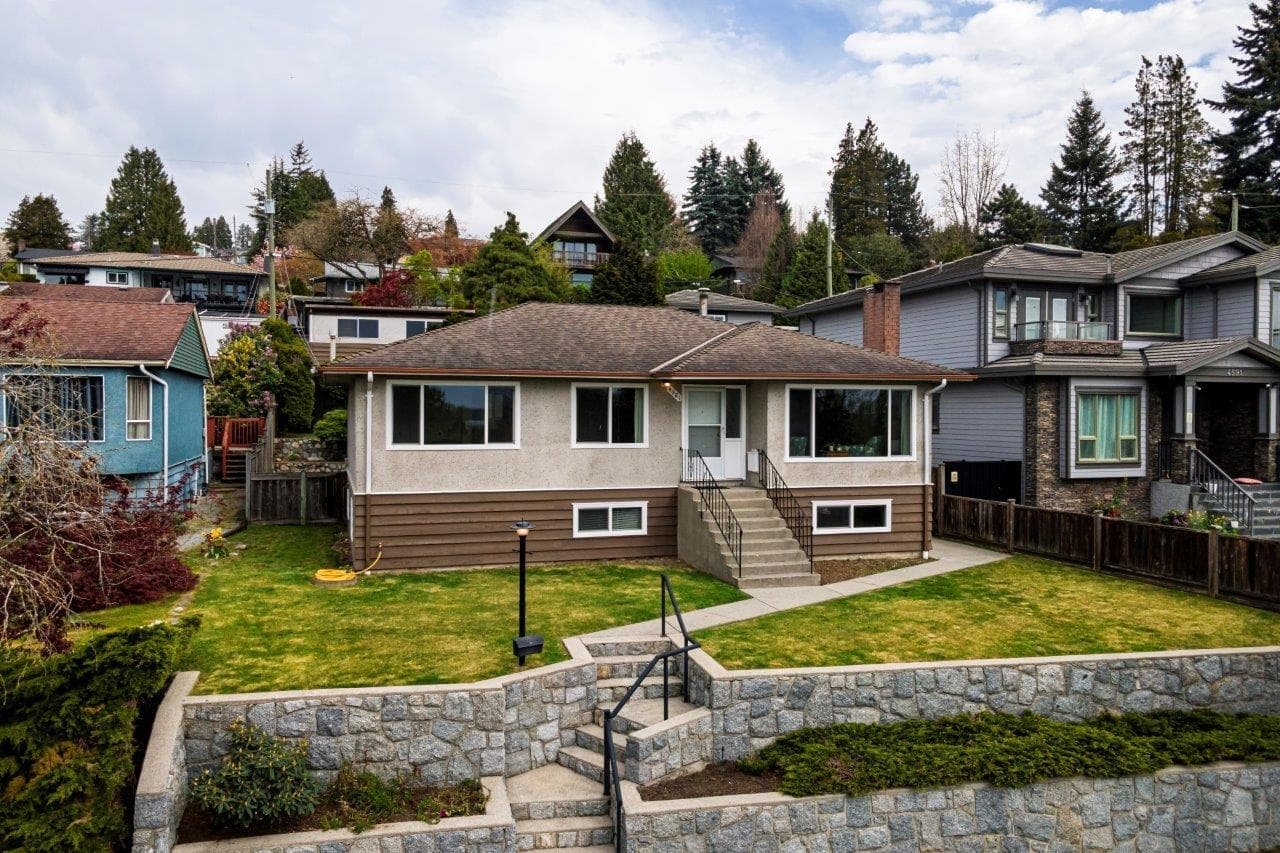 4581 Sunland Place, Burnaby, V5J 3A3 — photo 2