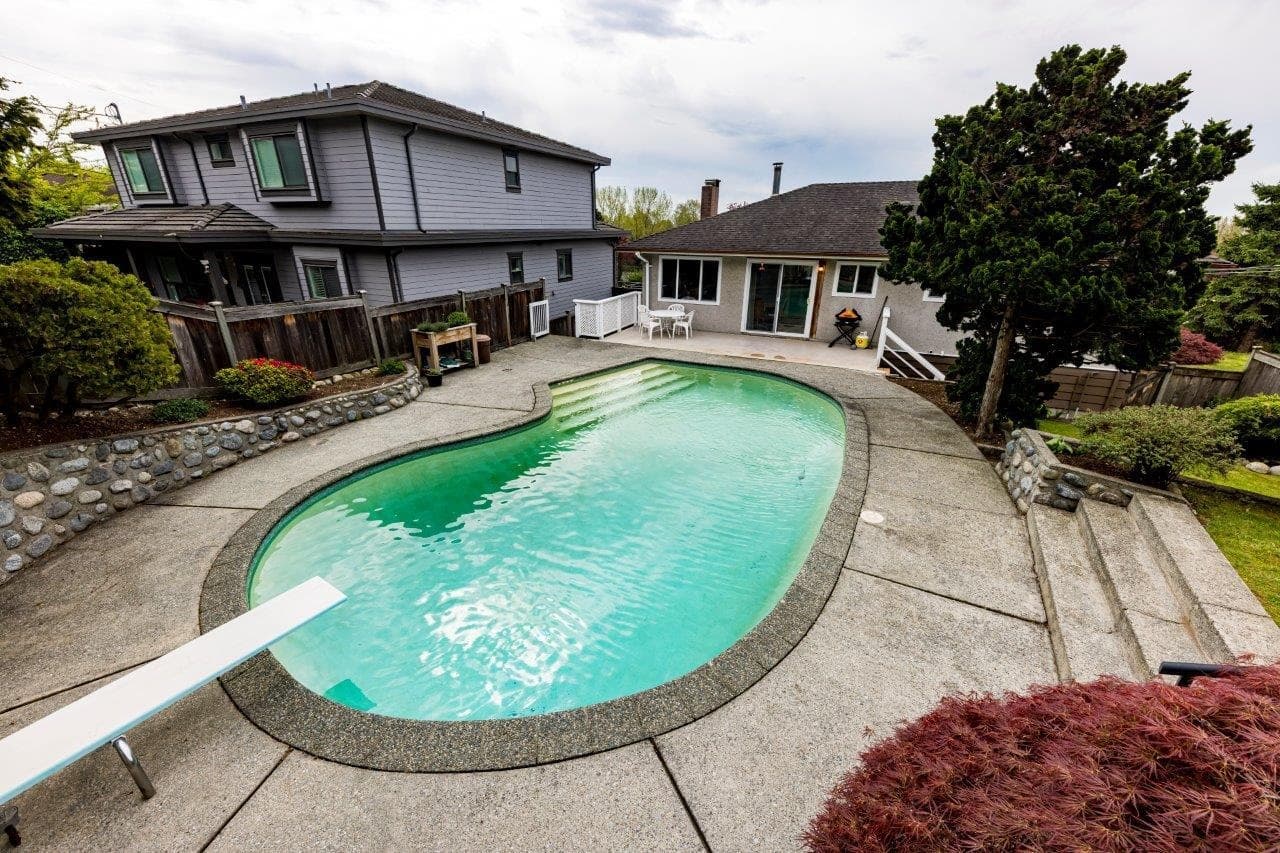 4581 Sunland Place, Burnaby, V5J 3A3 — photo 3