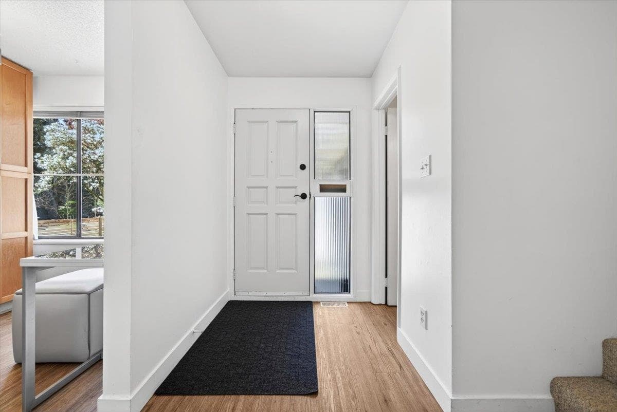 3848 Garden Grove Drive, Burnaby, V5G 4A7 — photo 4