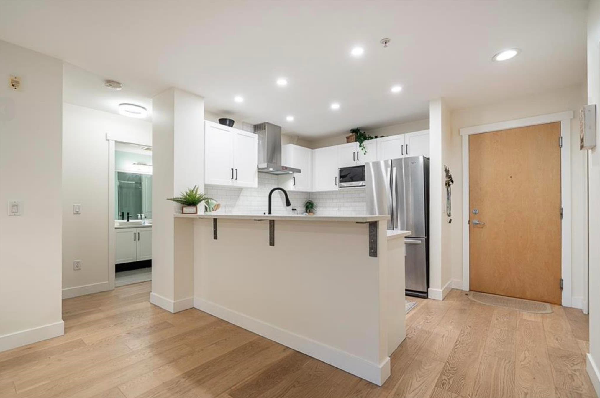 201 - 500 Klahanie Drive, Port Moody, V3H 5L1 — photo 3