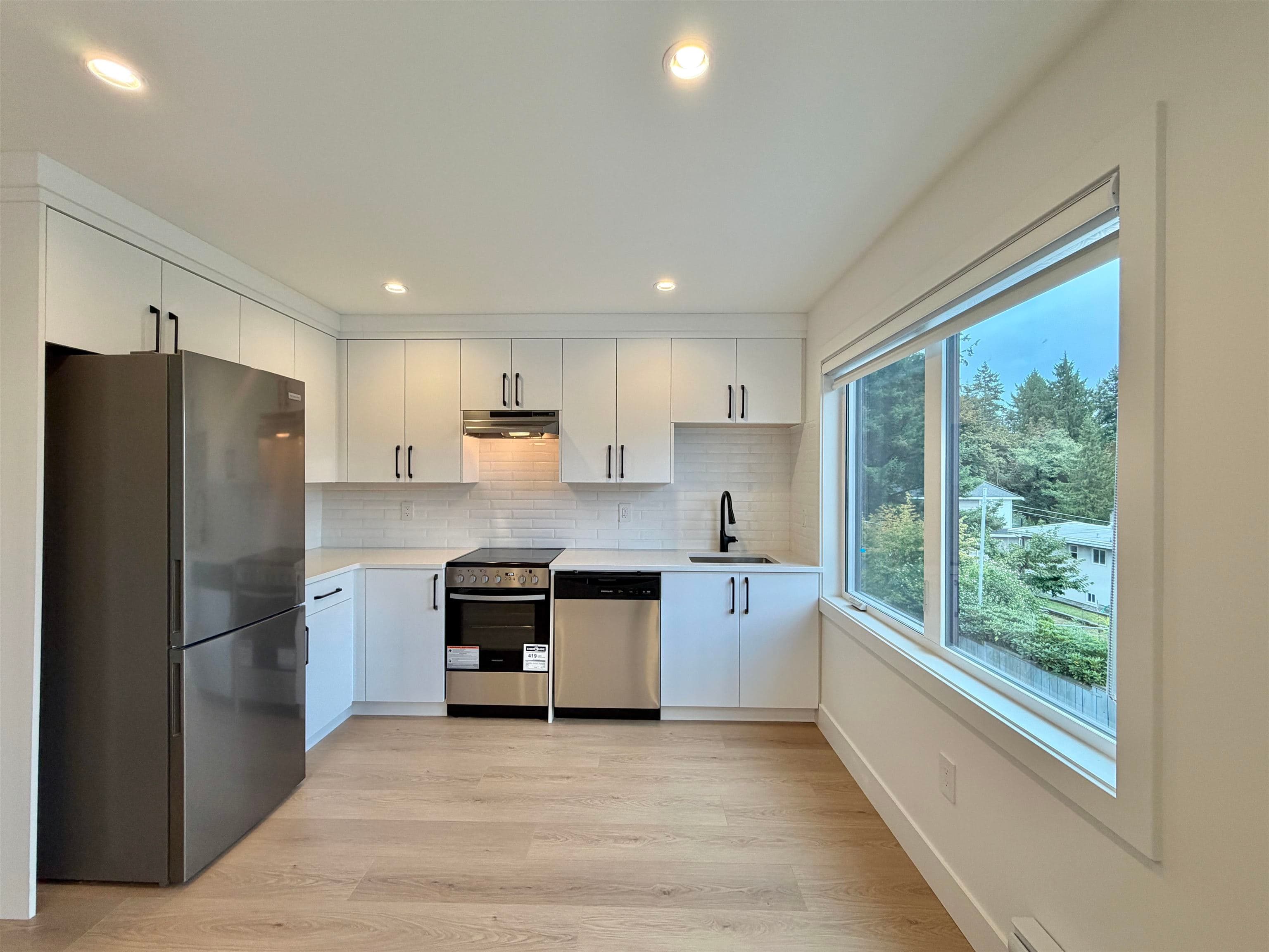 LANEWAY - 1150 Charland Avenue, Coquitlam, V3K 3L1 — photo 3