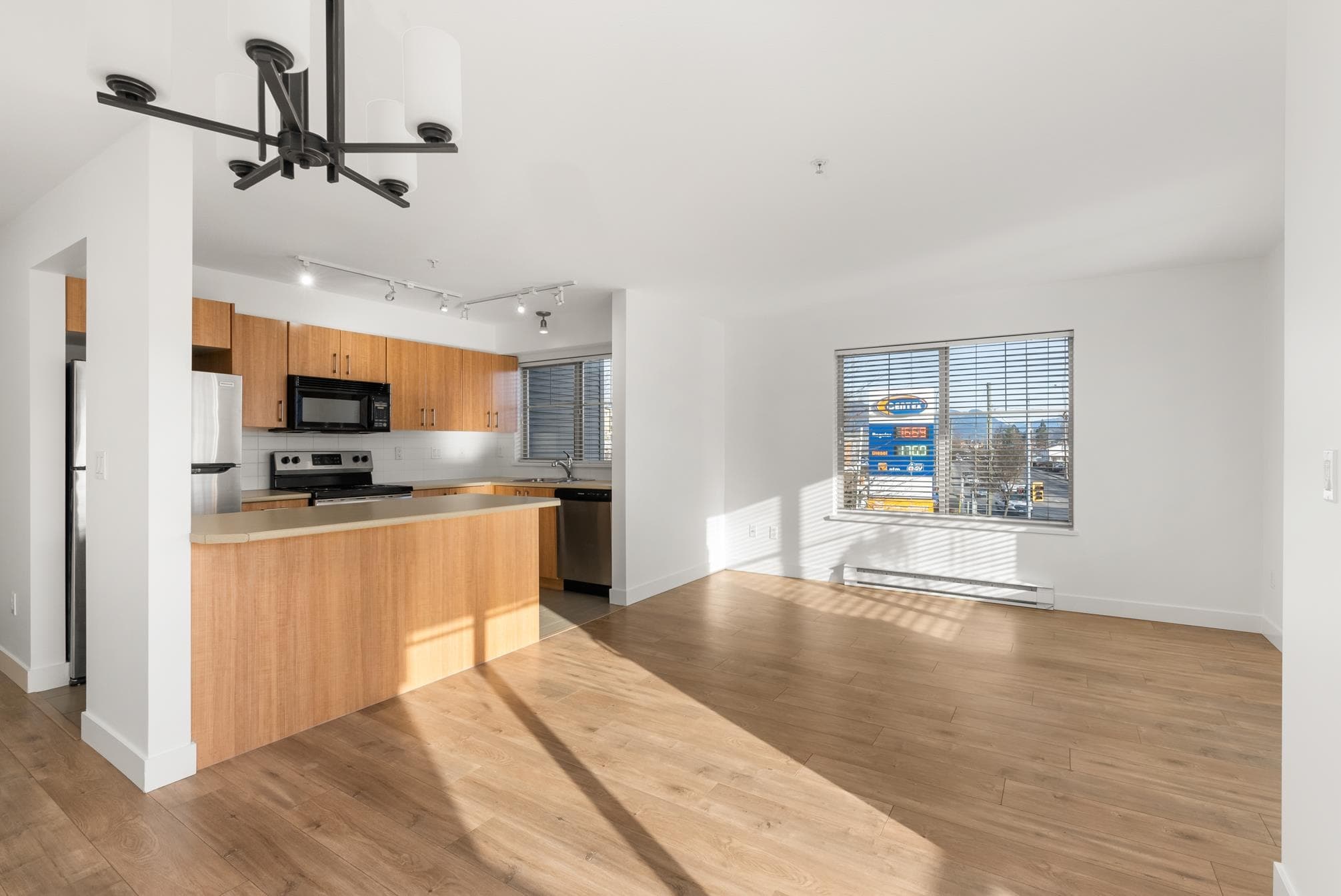 203 - 45561 Yale Road, Chilliwack, V2P 0A8 — photo 5