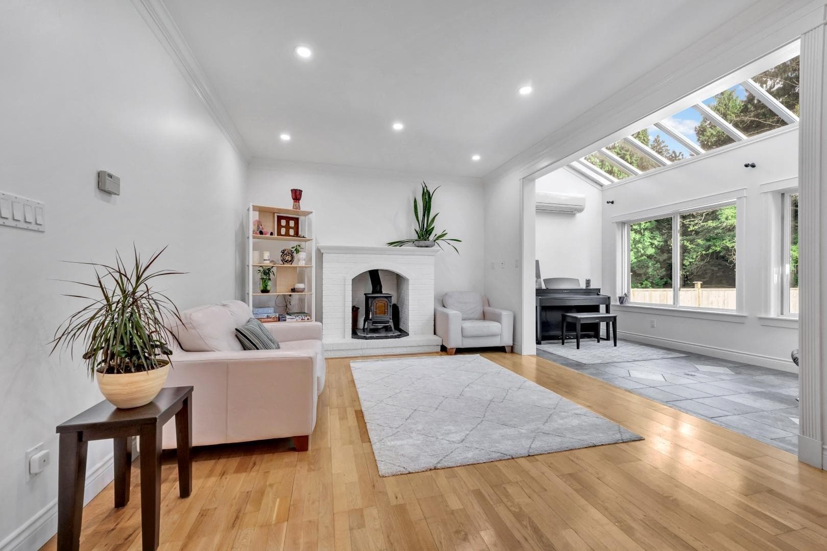 425 Tempe Crescent, North Vancouver, V7N 1E7 — photo 1