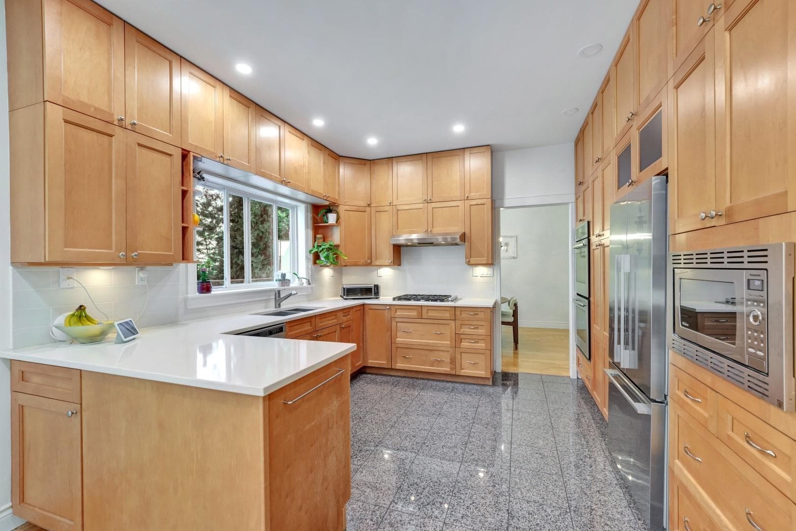 425 Tempe Crescent, North Vancouver, V7N 1E7 — photo 4