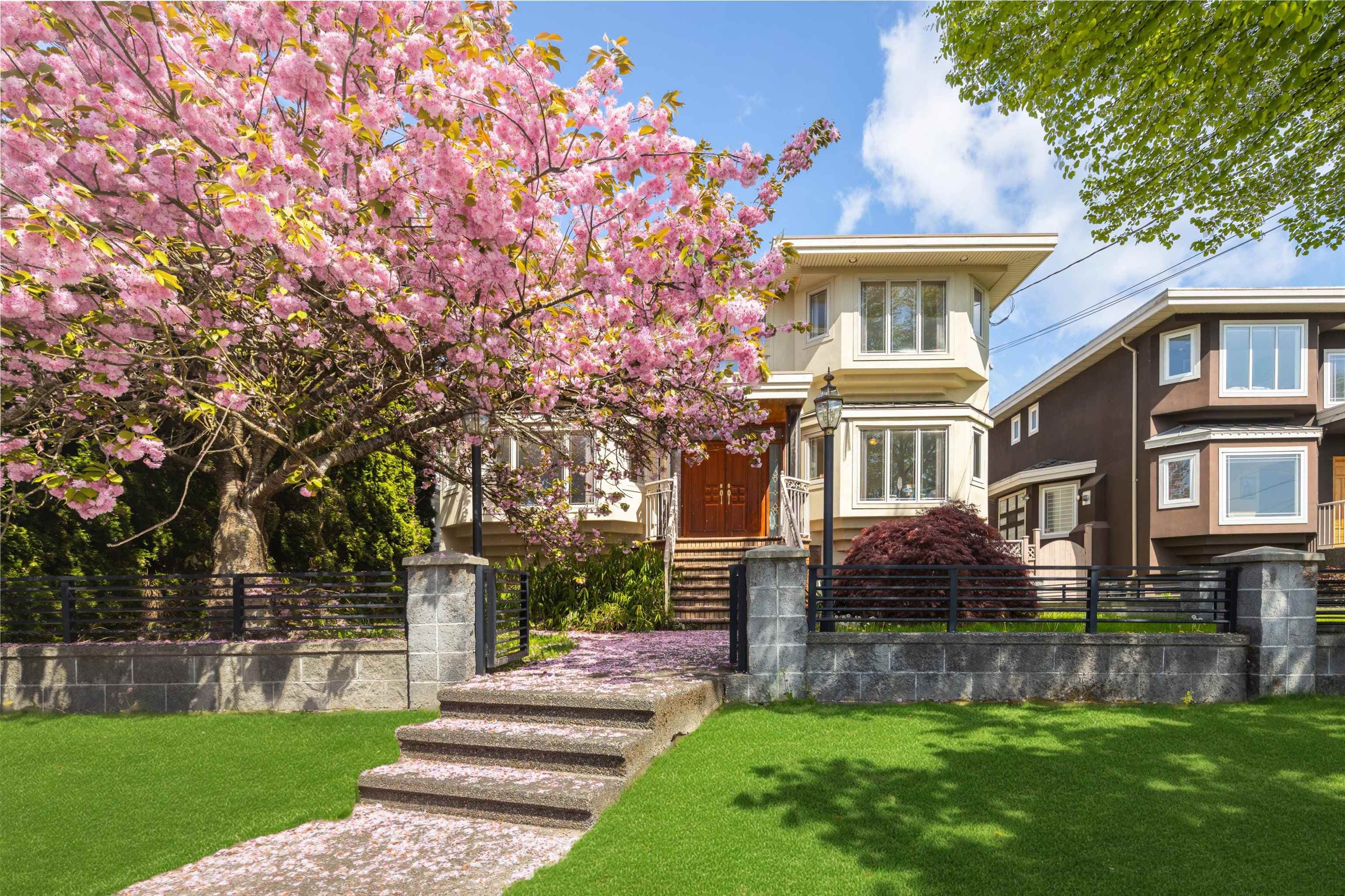 4993 Venables Street, Burnaby, V5B 1X8 — photo 2