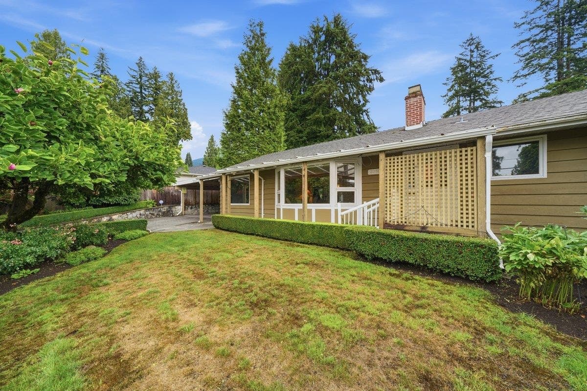 3250 Delbrook Avenue, North Vancouver, V7N 3Y5 — photo 3
