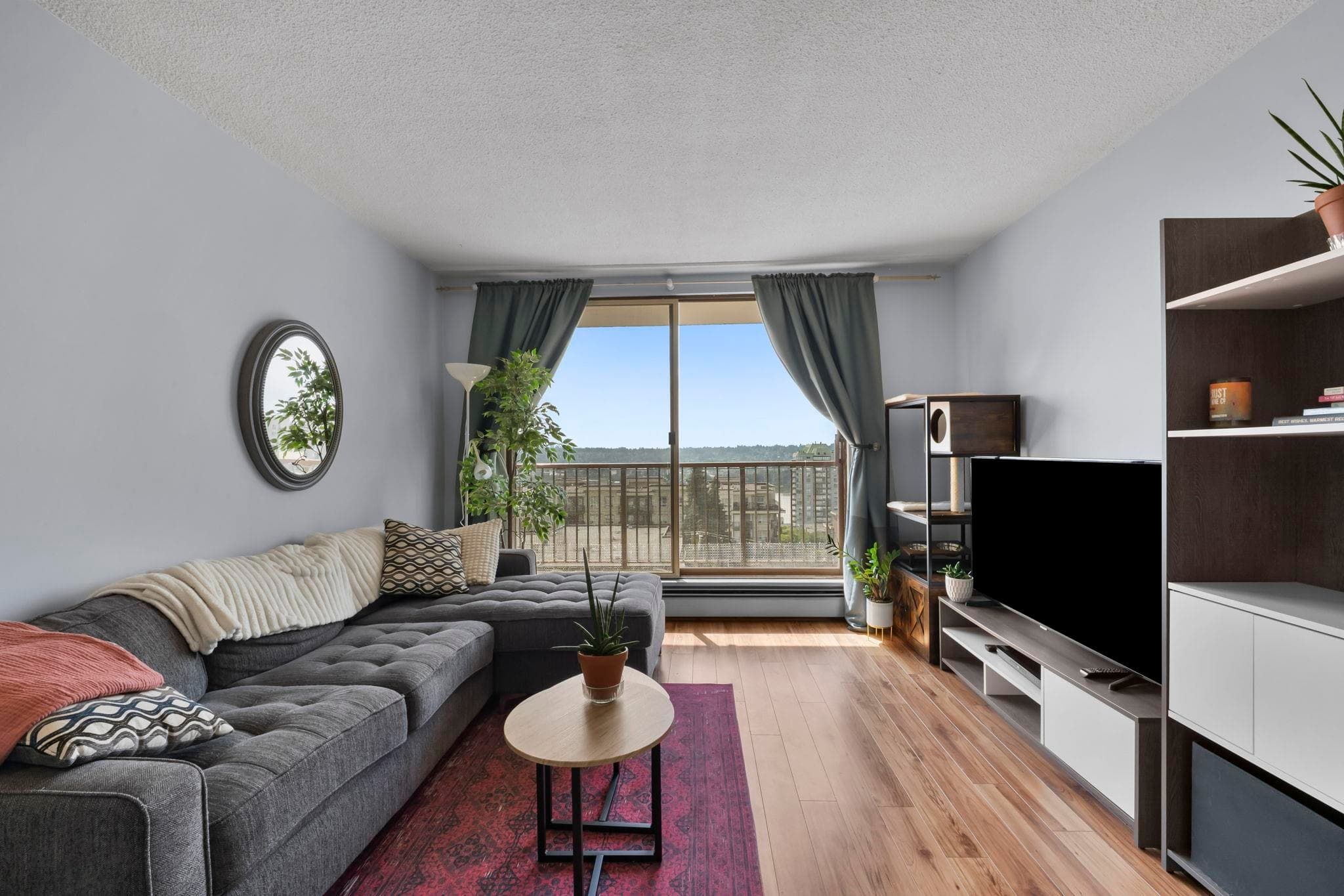 508 - 320 Royal Avenue, New Westminster, V3L 5C6 — photo 1