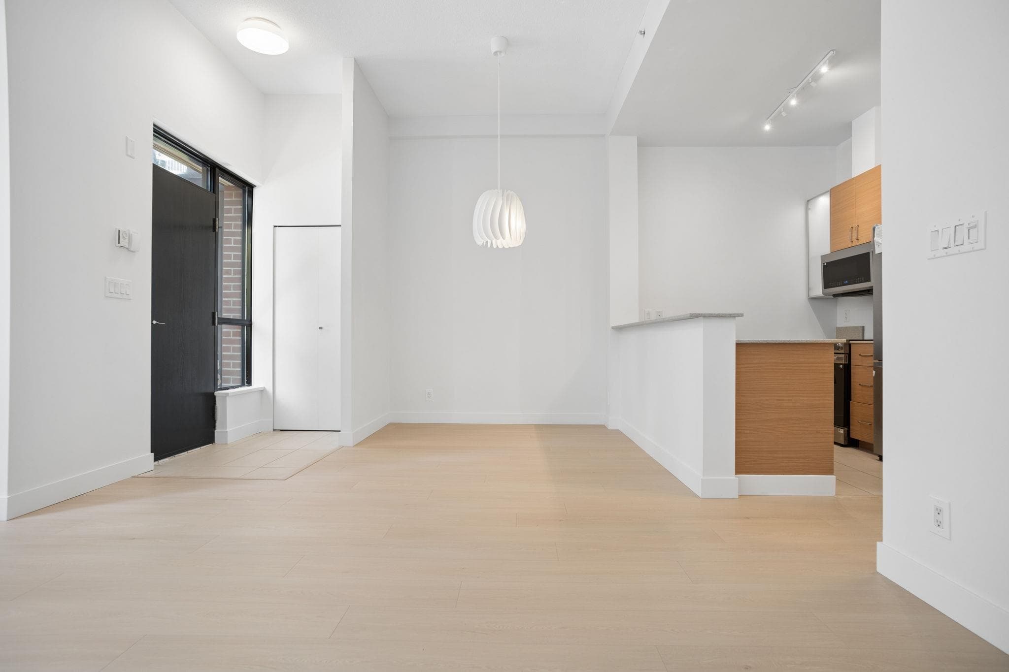 TH938 Homer Street, Vancouver, V6B 1T7 — photo 2