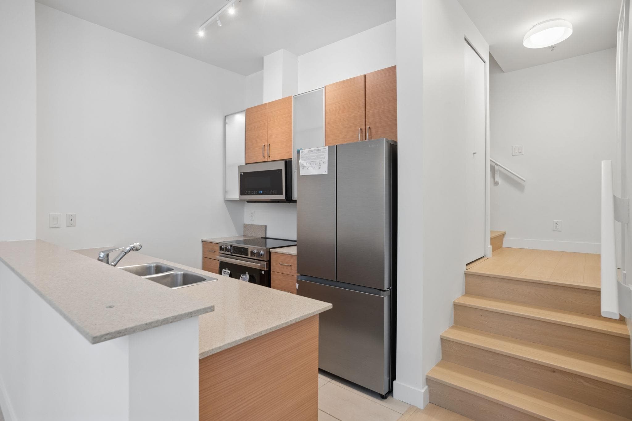 TH938 Homer Street, Vancouver, V6B 1T7 — photo 5