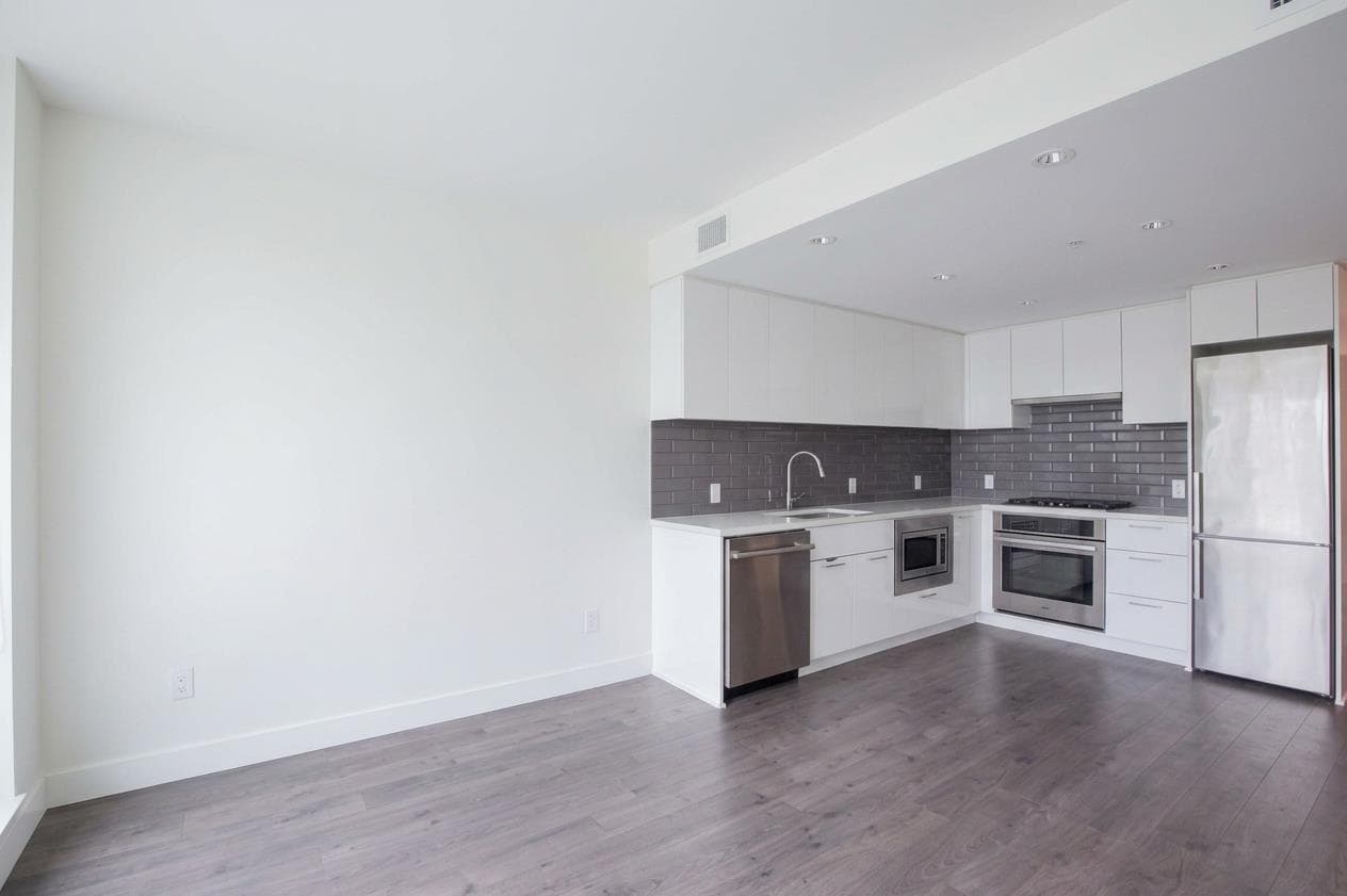 1002 - 8533 River District Crossing, Vancouver, V5S 0H2 — photo 2