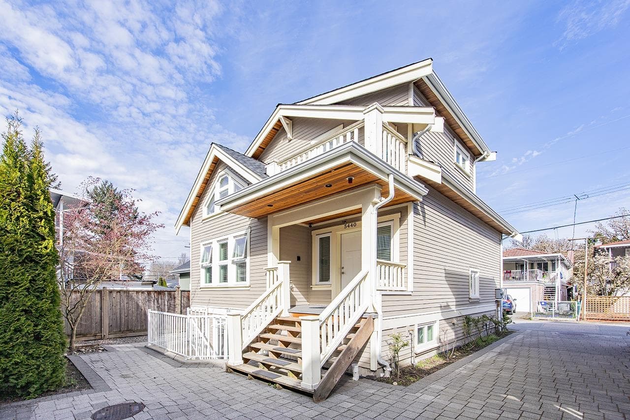 5440 Rhodes Street, Vancouver, V5R 3N9 — photo 1
