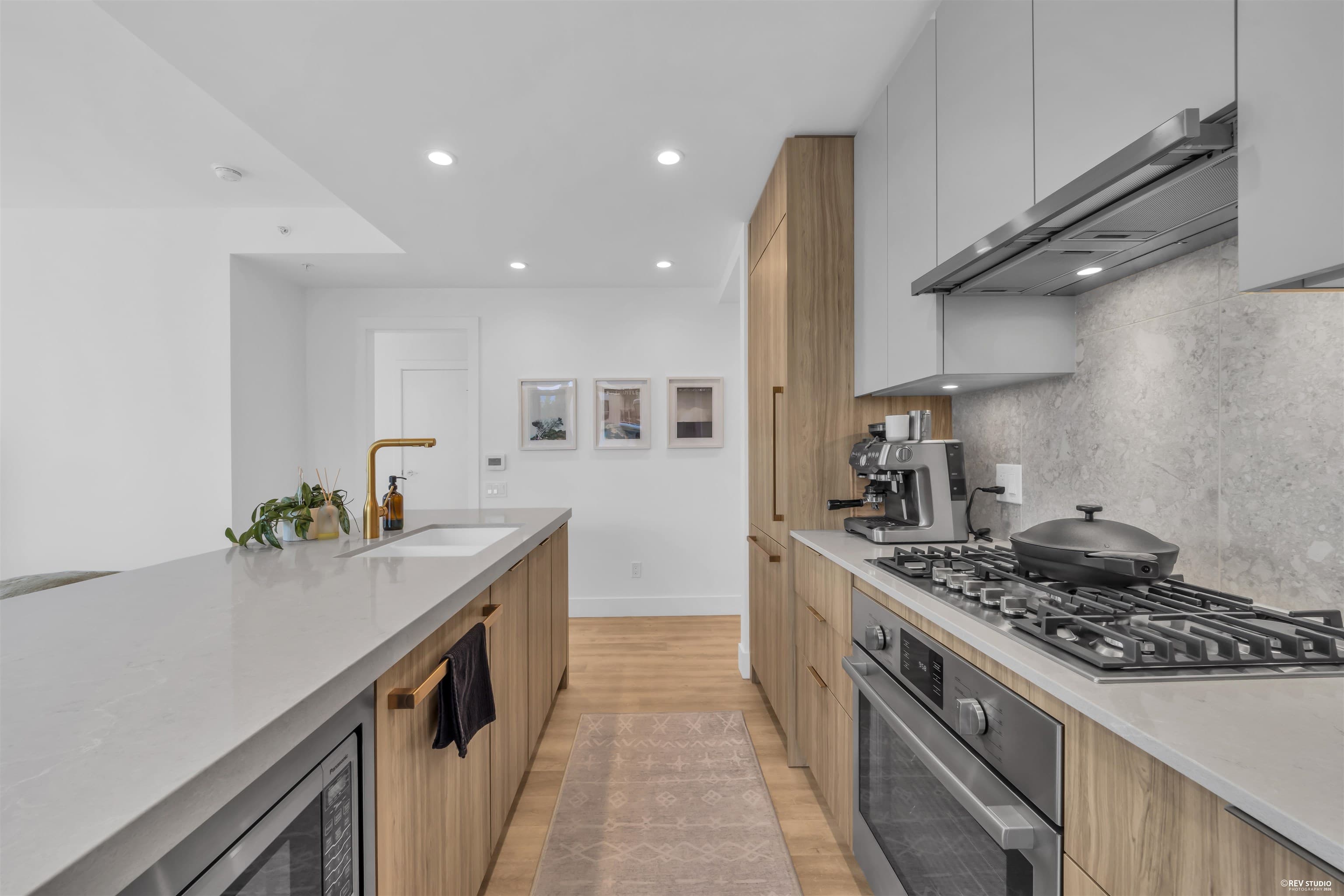 306 - 2325 Emery Court, North Vancouver, V7J 0E8 — photo 4
