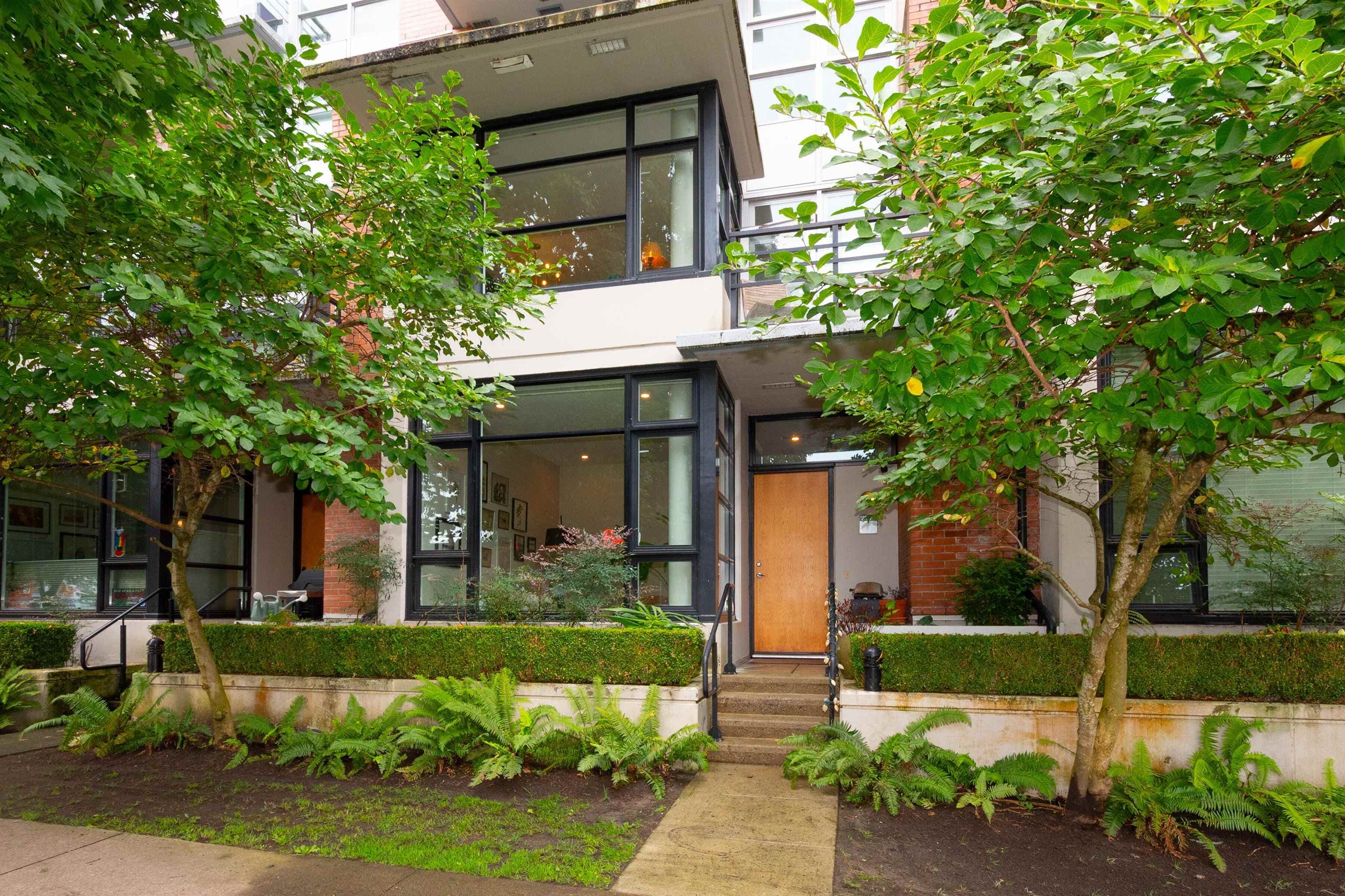 290 E 11th Avenue, Vancouver, V5T 2C3 — photo 1