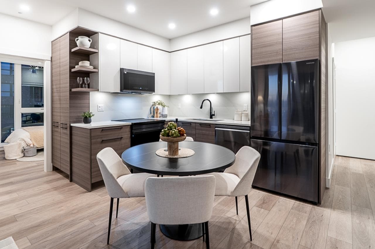 201 - 422 Lakewood Drive, Vancouver, V5L 0E8 — photo 2